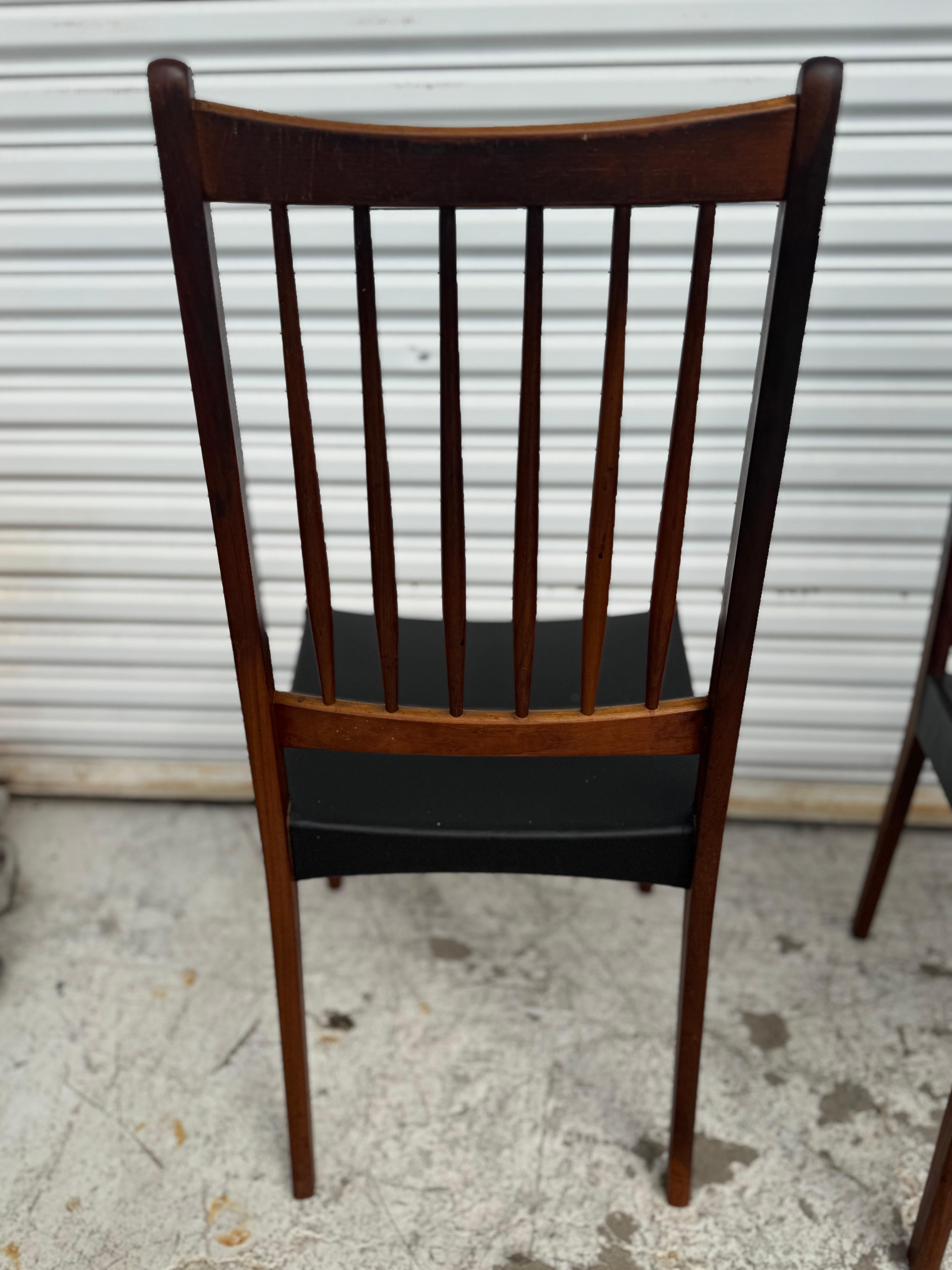 Danese Set di 6 sedie da pranzo in teak Arne Hovmand-Olsen in vendita