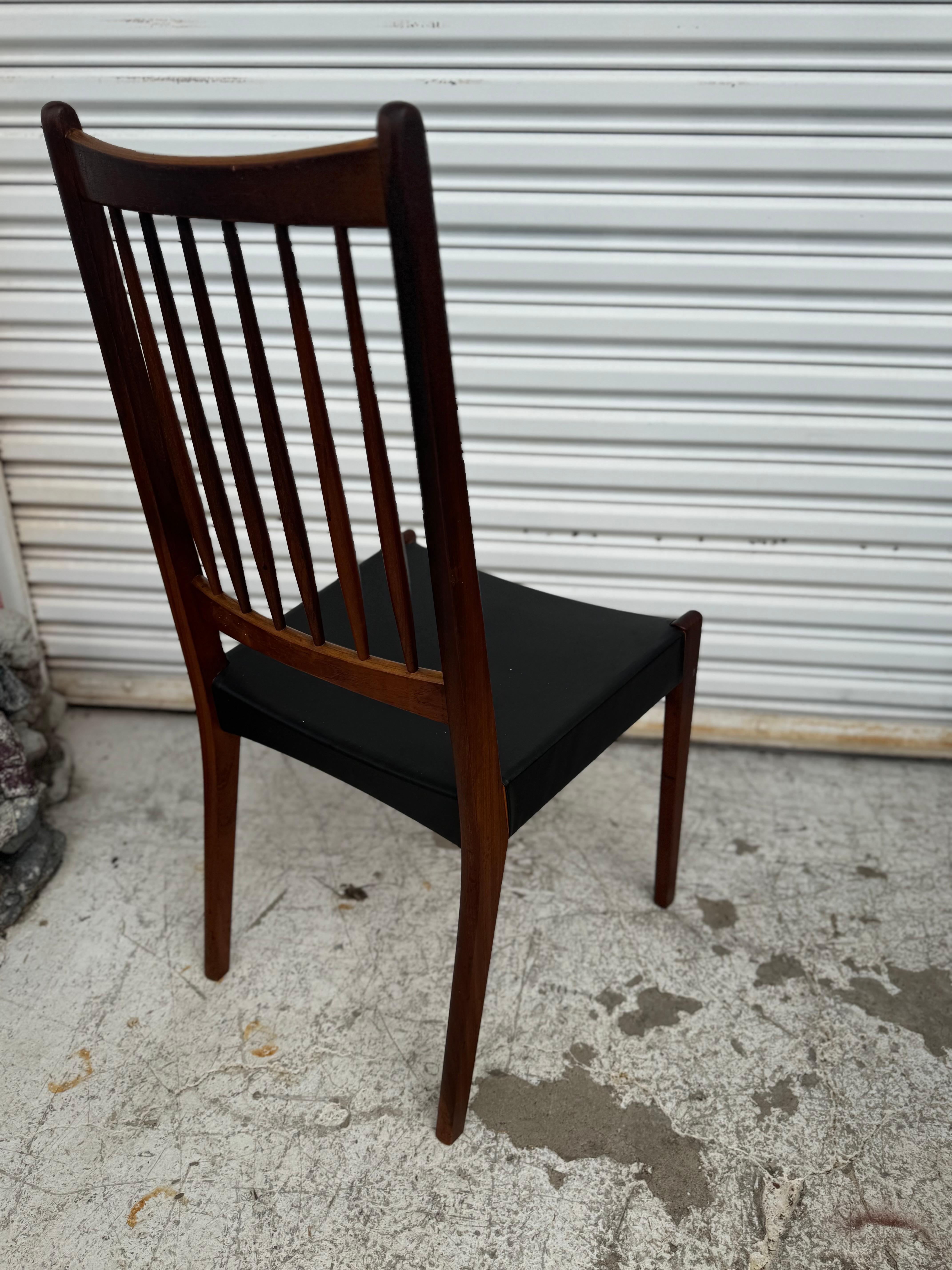 XX secolo Set di 6 sedie da pranzo in teak Arne Hovmand-Olsen in vendita