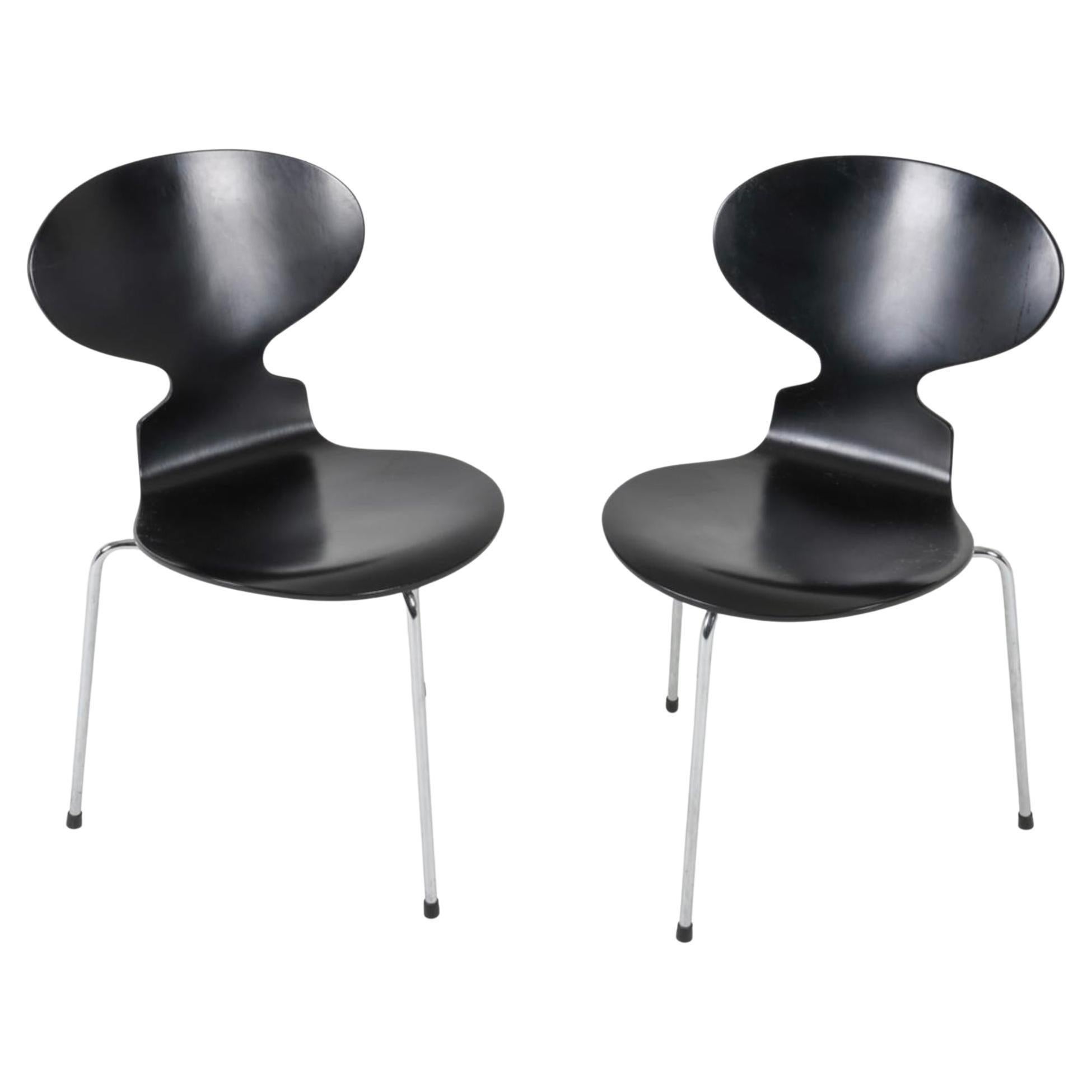 Danois Ensemble de 6 chaises fourmis en laque noire Arne Jacobsen de Fritz Hansen en vente
