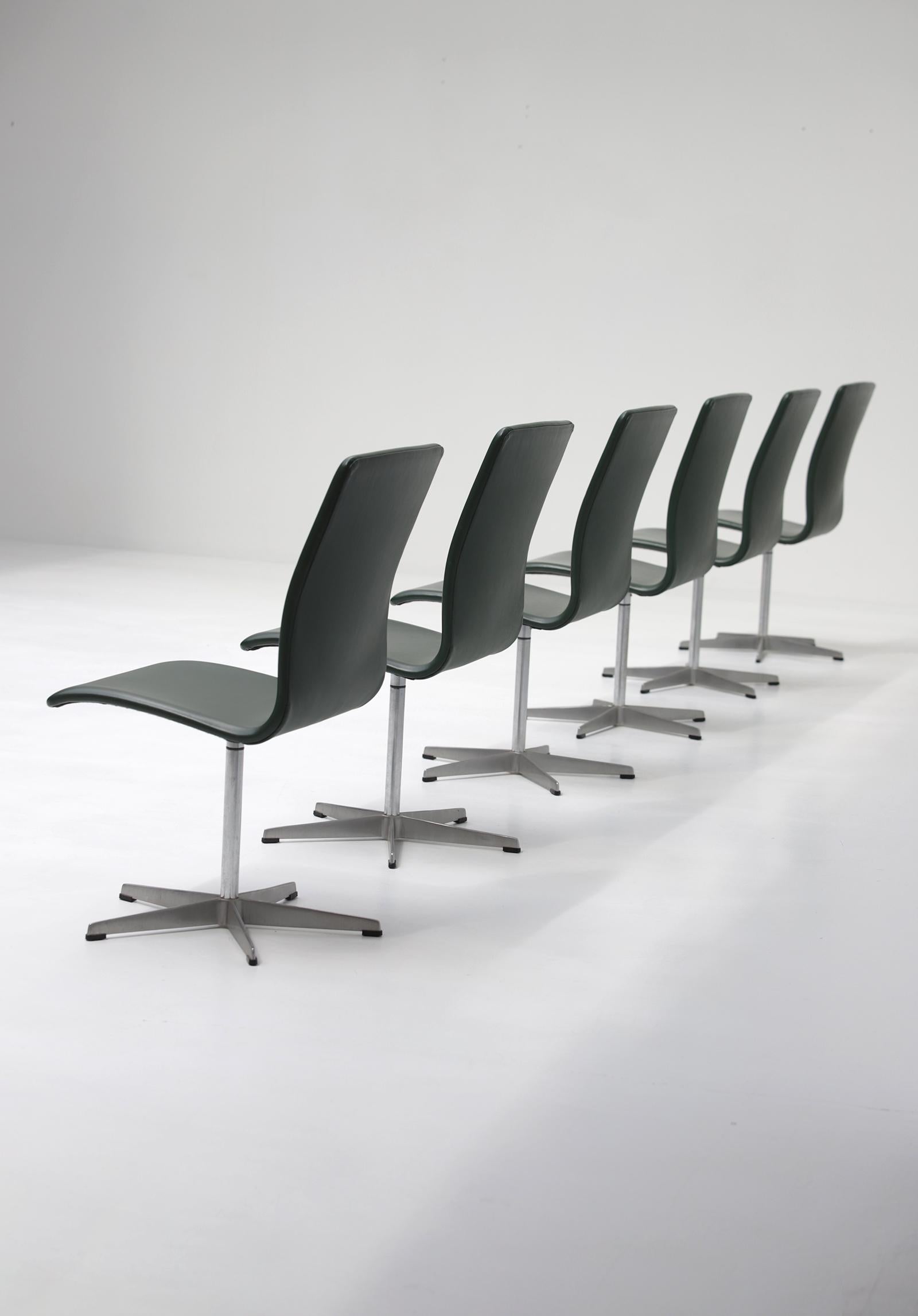 Central American Set of 6 Arne Jacobsen Oxford Dining or Office Swivel Chairs for Fritz Hansen