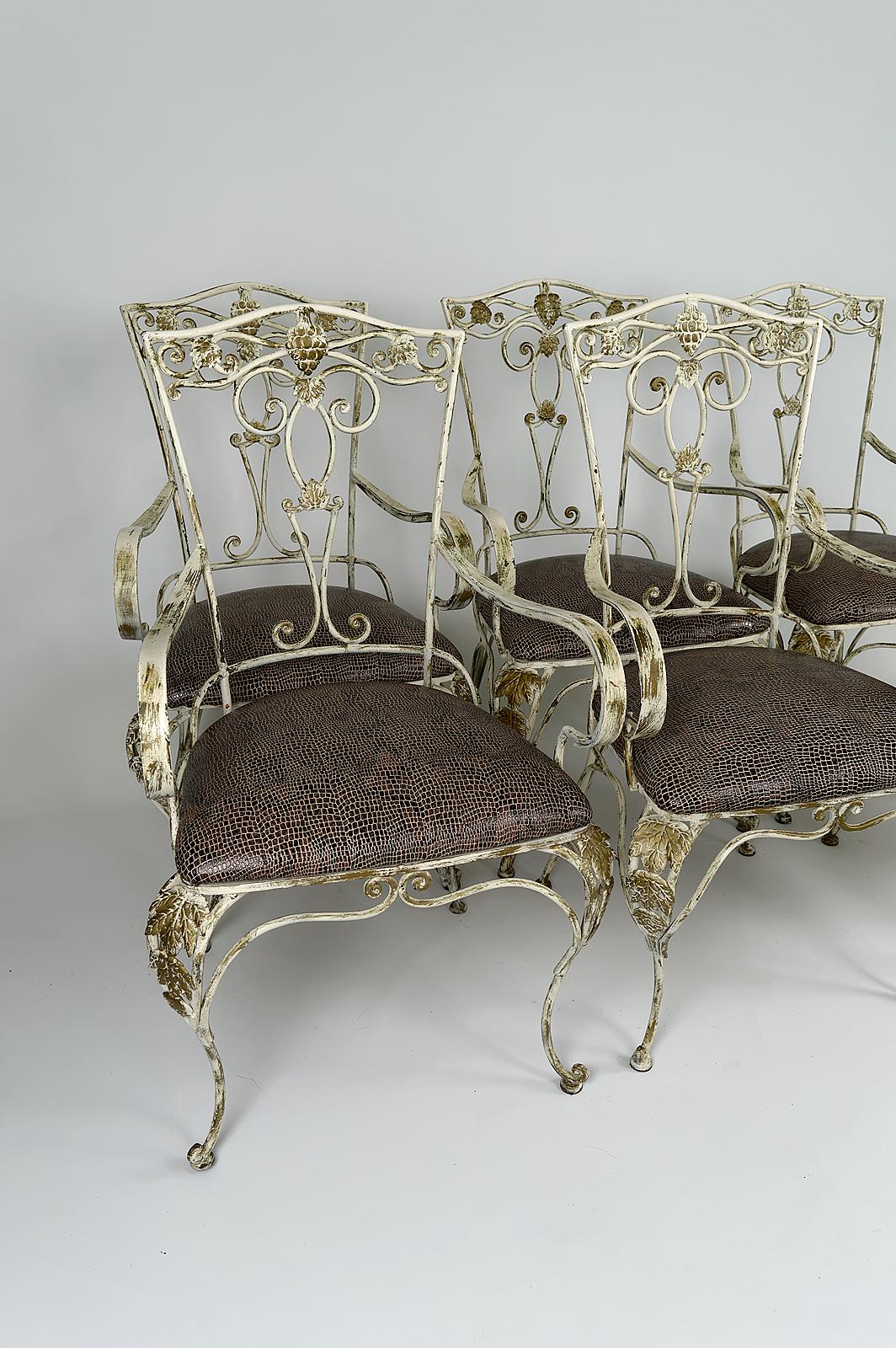 Ensemble de 6 fauteuils Art Déco en fer forgé patiné, France, vers 1950 Bon état - En vente à VÉZELAY, FR