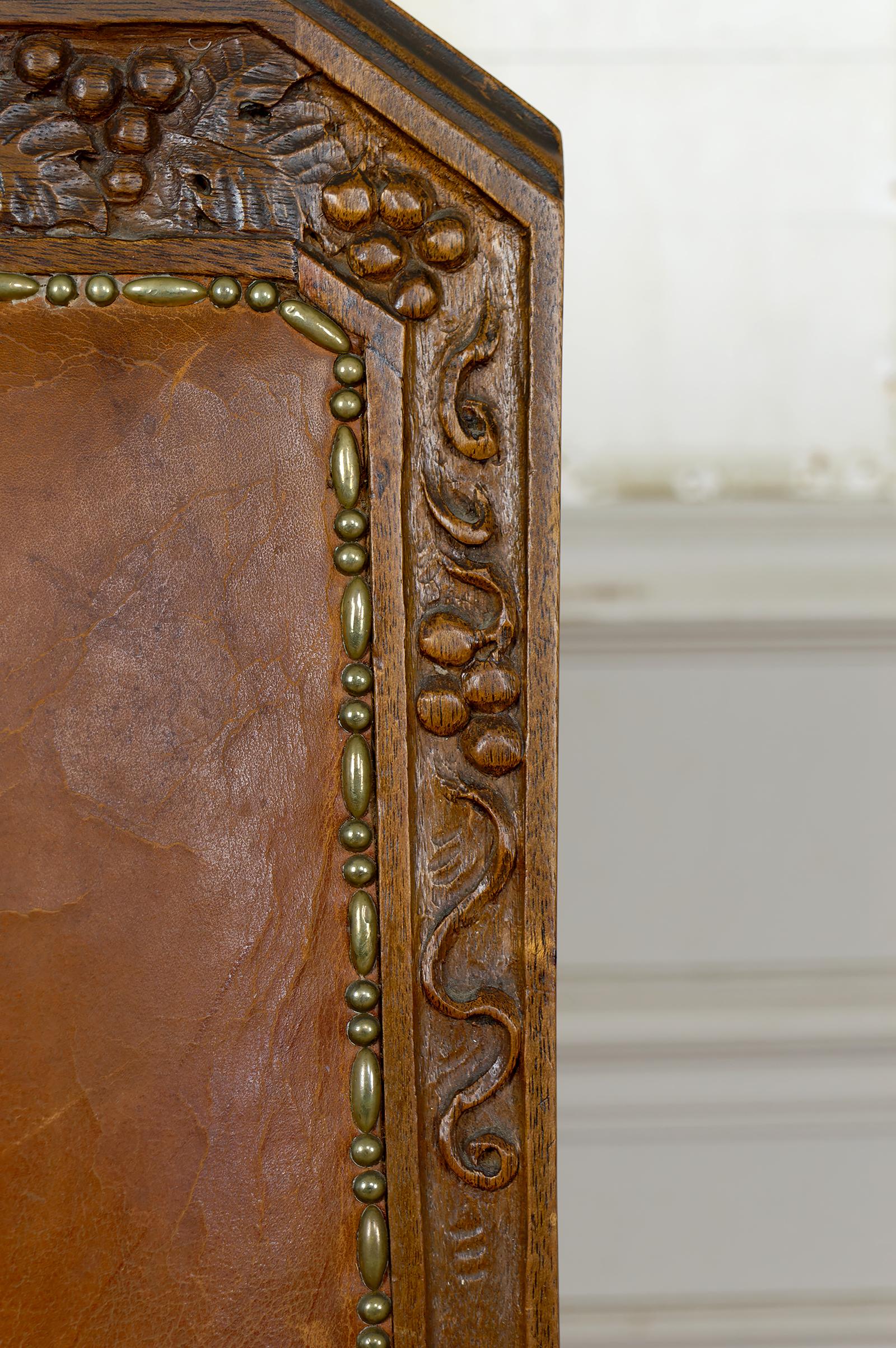 Set di 6 sedie Art Carved in noce intagliato, att. Gauthier-Poinsignon, CIRCA 1920 in vendita 2