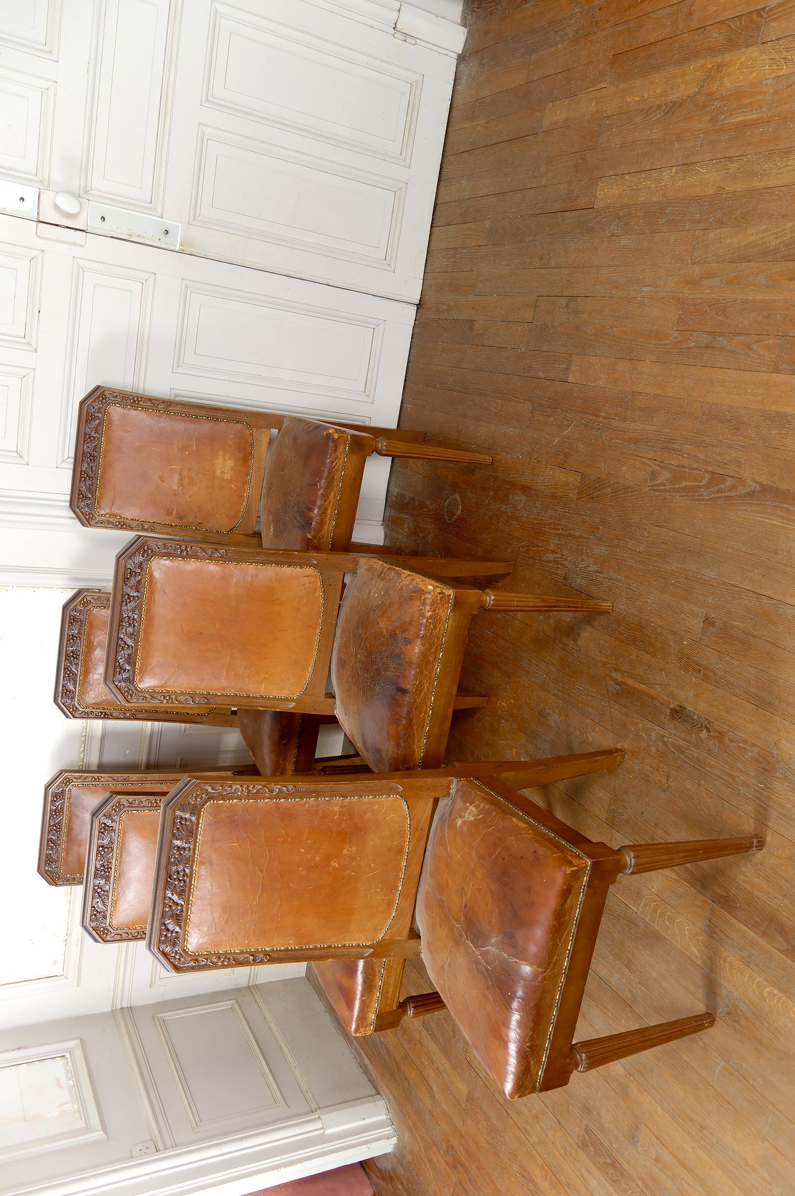 Francese Set di 6 sedie Art Carved in noce intagliato, att. Gauthier-Poinsignon, CIRCA 1920 in vendita