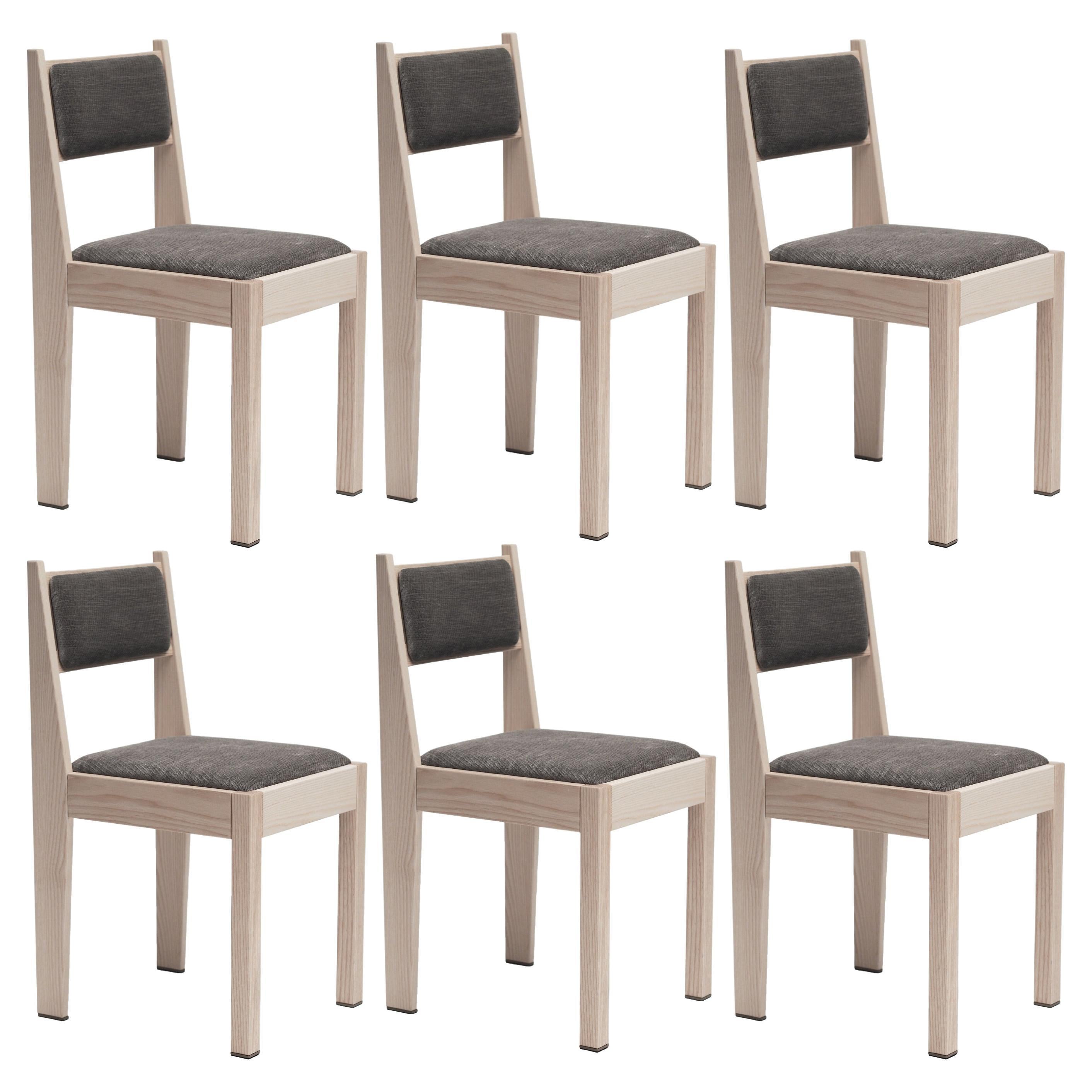 Ensemble de 6 chaises Art Déco, bois de frêne naturel, tapisserie marron et détails en bronze