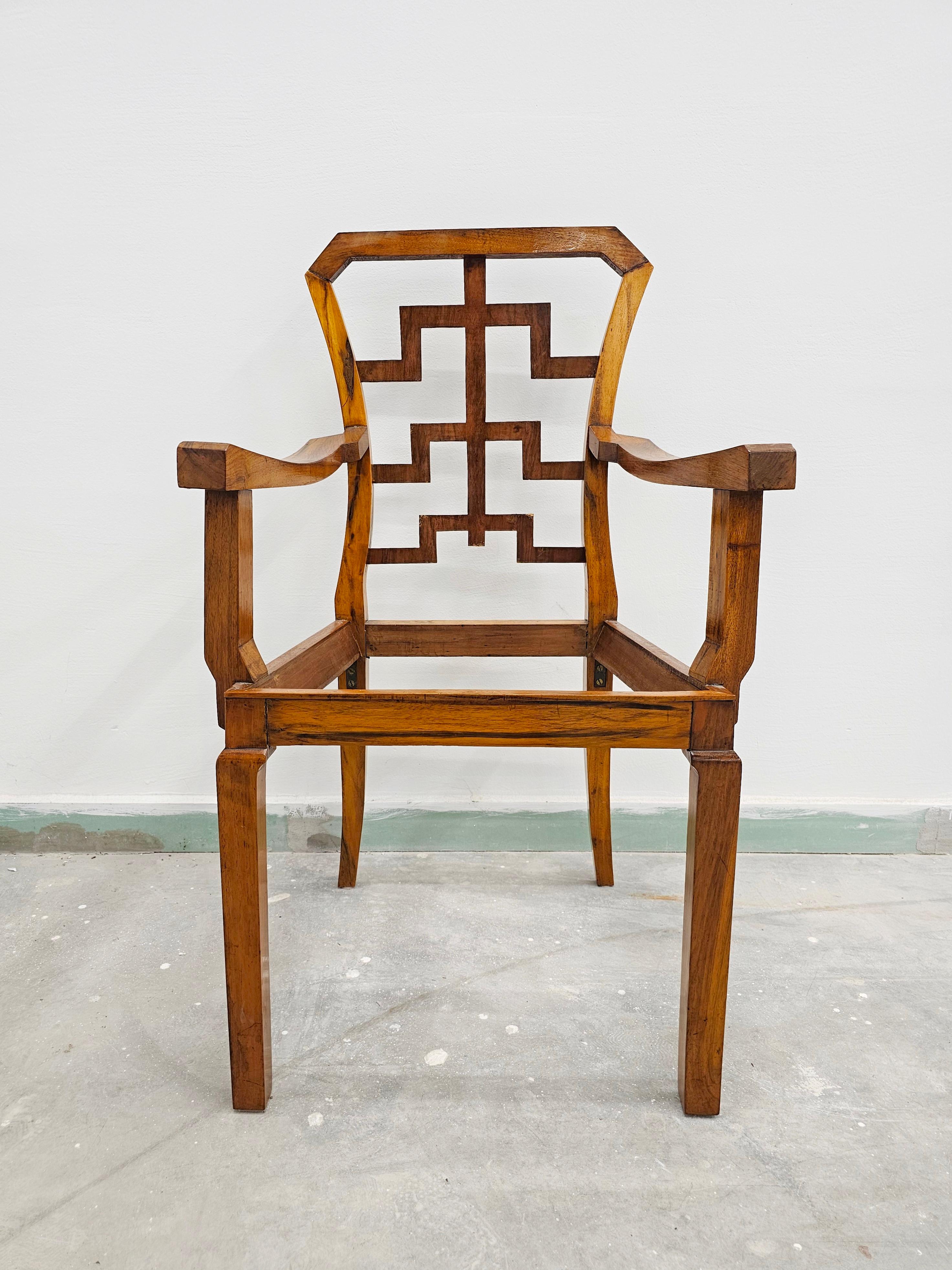 Mid-20th Century Set of 6 Art Deco Dining Chairs in walnut with stunning backrests, Austria 1930s For Sale