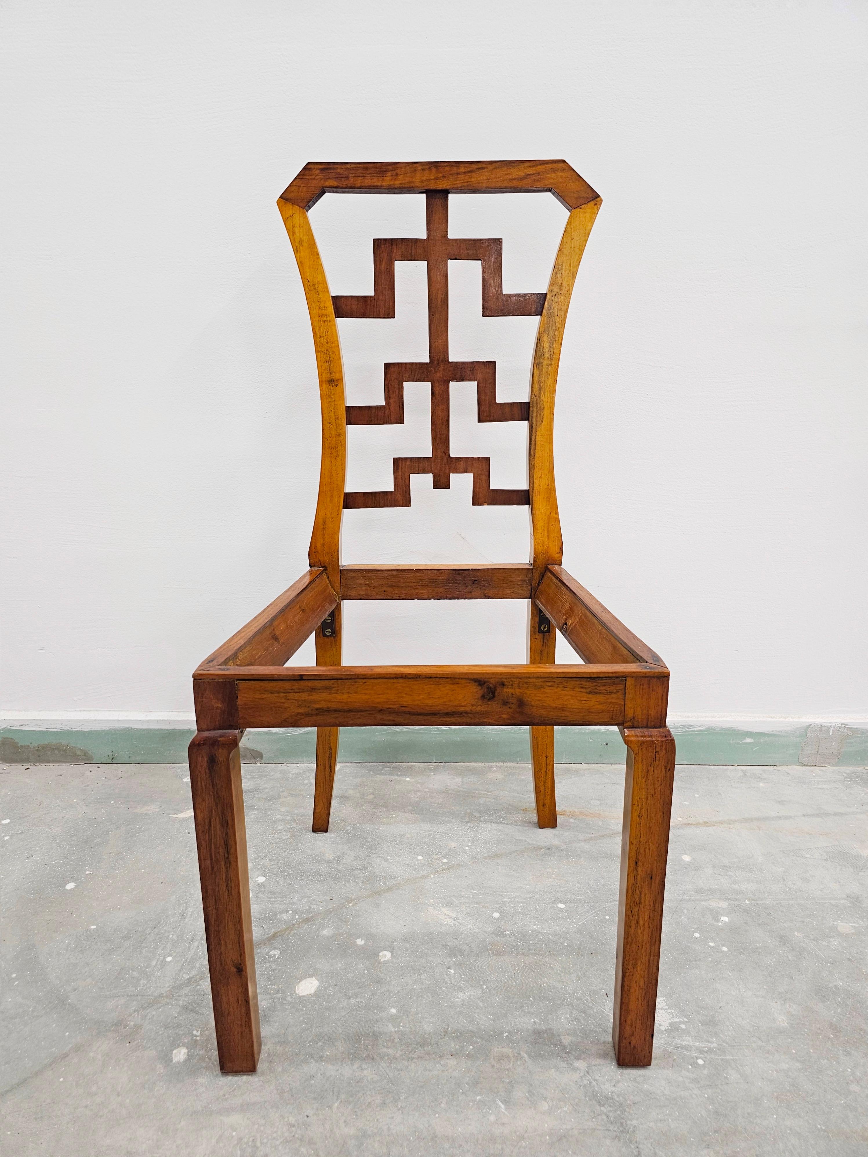 Walnut Set of 6 Art Deco Dining Chairs in walnut with stunning backrests, Austria 1930s For Sale