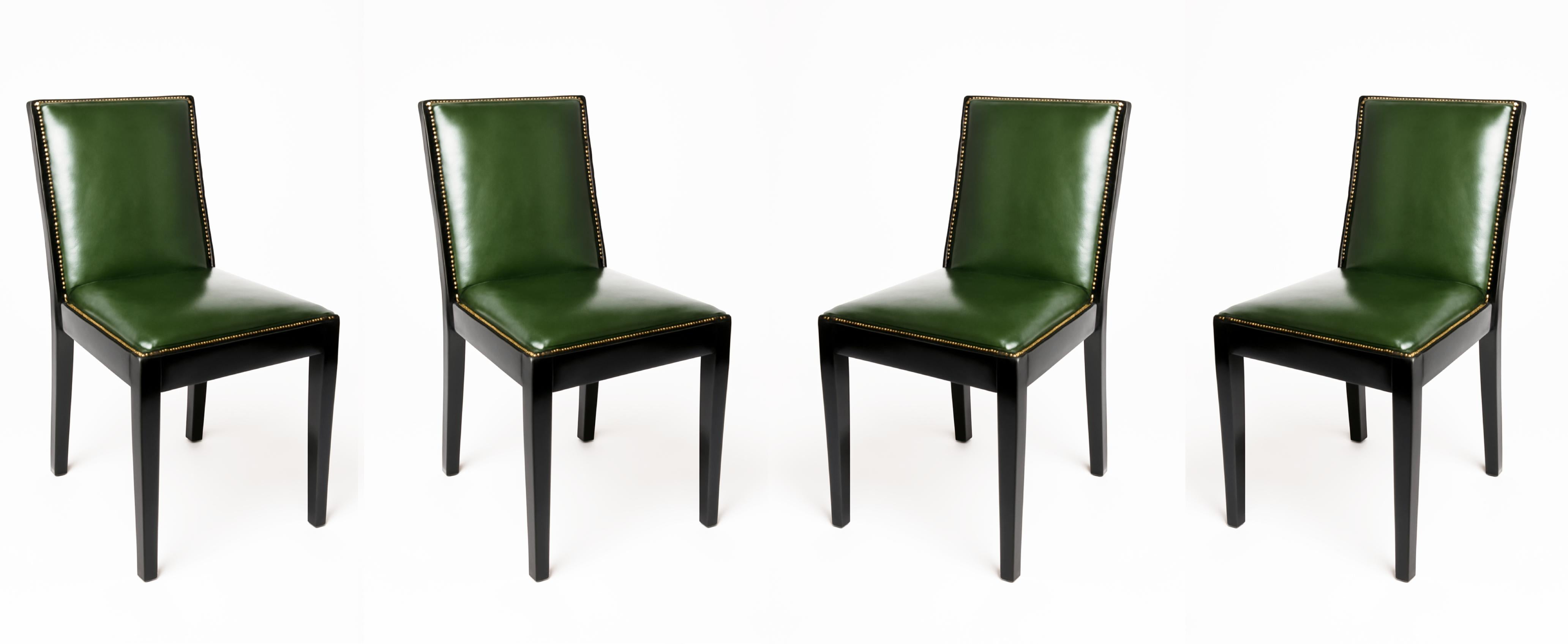 Art Déco Set di 6 sedie da pranzo Art Deco in pelle laccata nera, 20° secolo in vendita