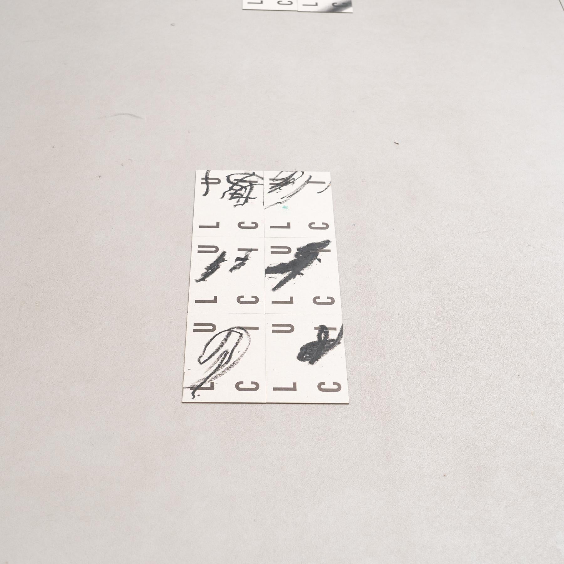 Satz von 6 künstlerisch intervenierten Einladungskarten von Luci - 2017 DADA Gallery (Spanisch) im Angebot