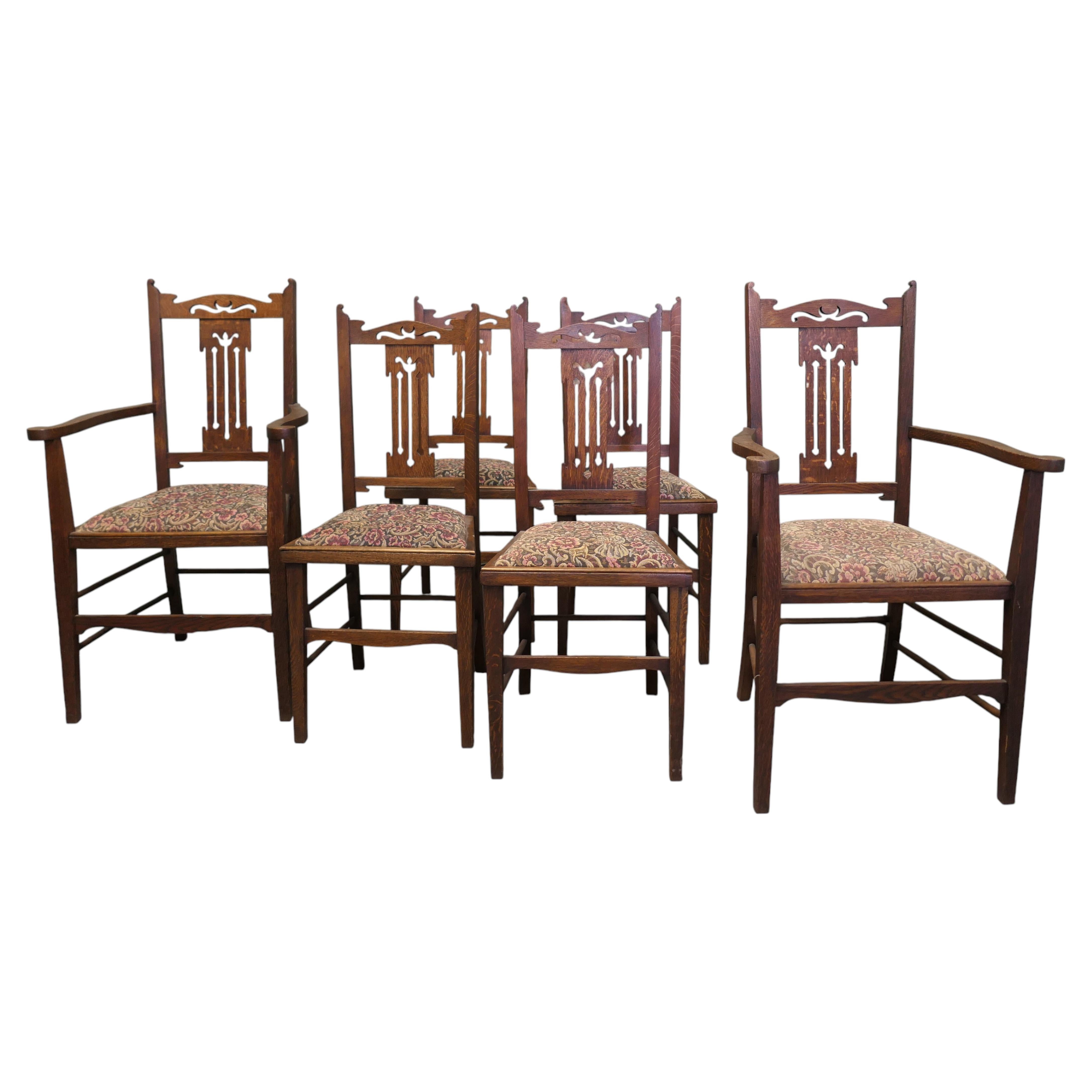 Satz von 6 Arts and Crafts Golden Oak Dining Chairs Dies ist ein sehr hübsches Set im Angebot