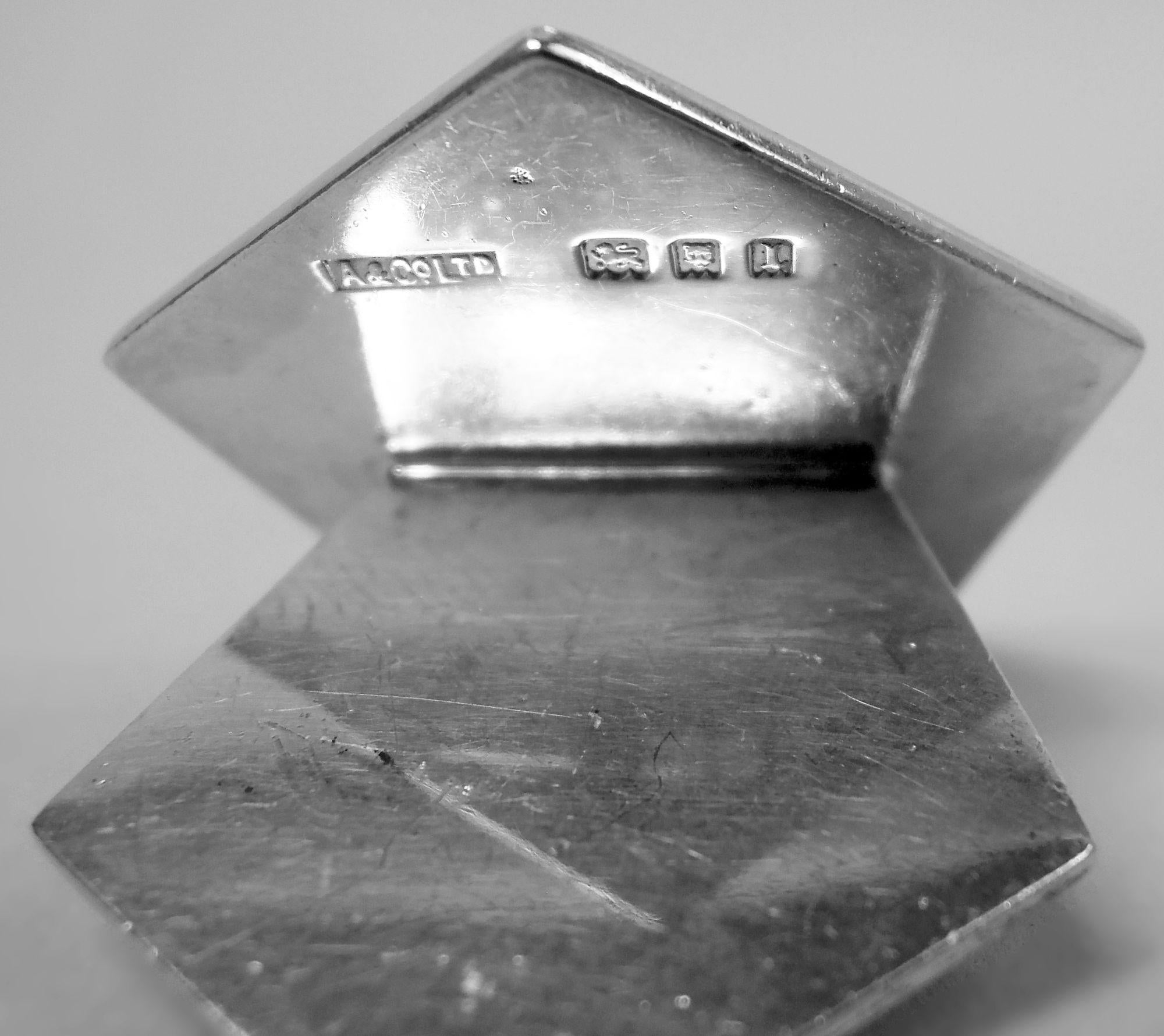 Set of 6 Asprey English Between-the-Wars Art Deco Place Card Holders For Sale 3