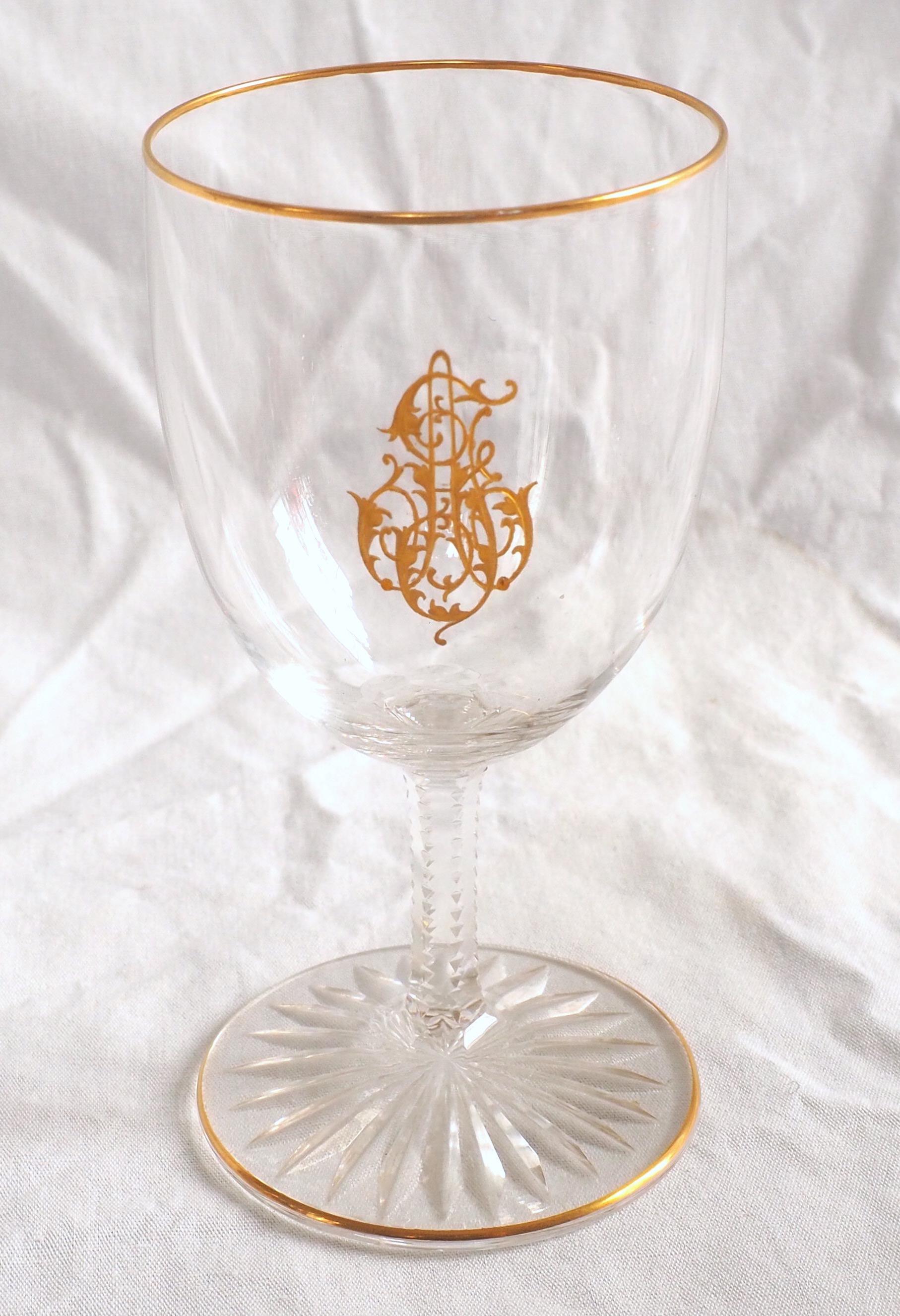 Gilt Set of 6 Baccarat crystal liquor glasses enhanced with fine gold forme / shape F