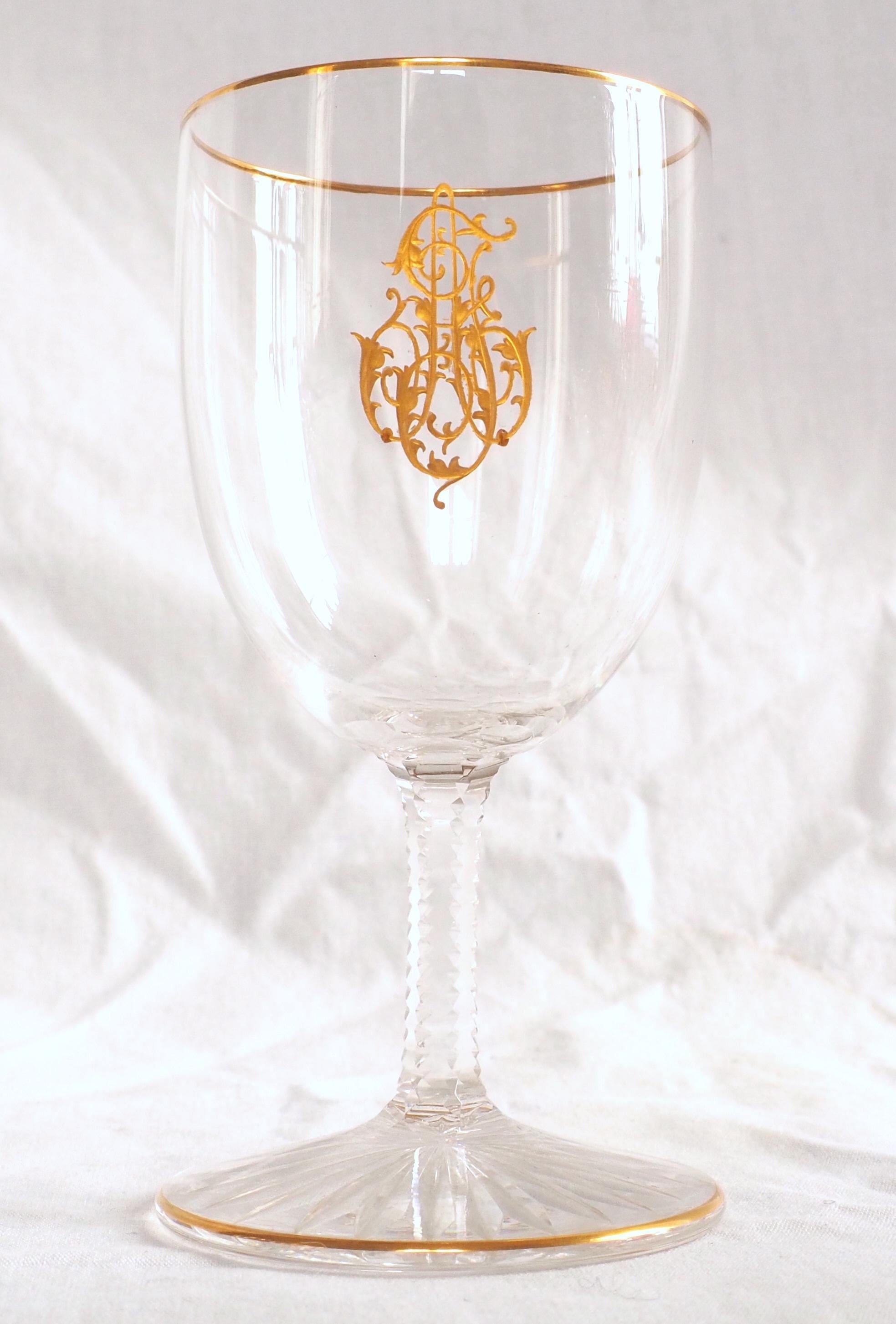 Set of 6 Baccarat crystal liquor glasses enhanced with fine gold forme / shape F In Good Condition In GRENOBLE, FR