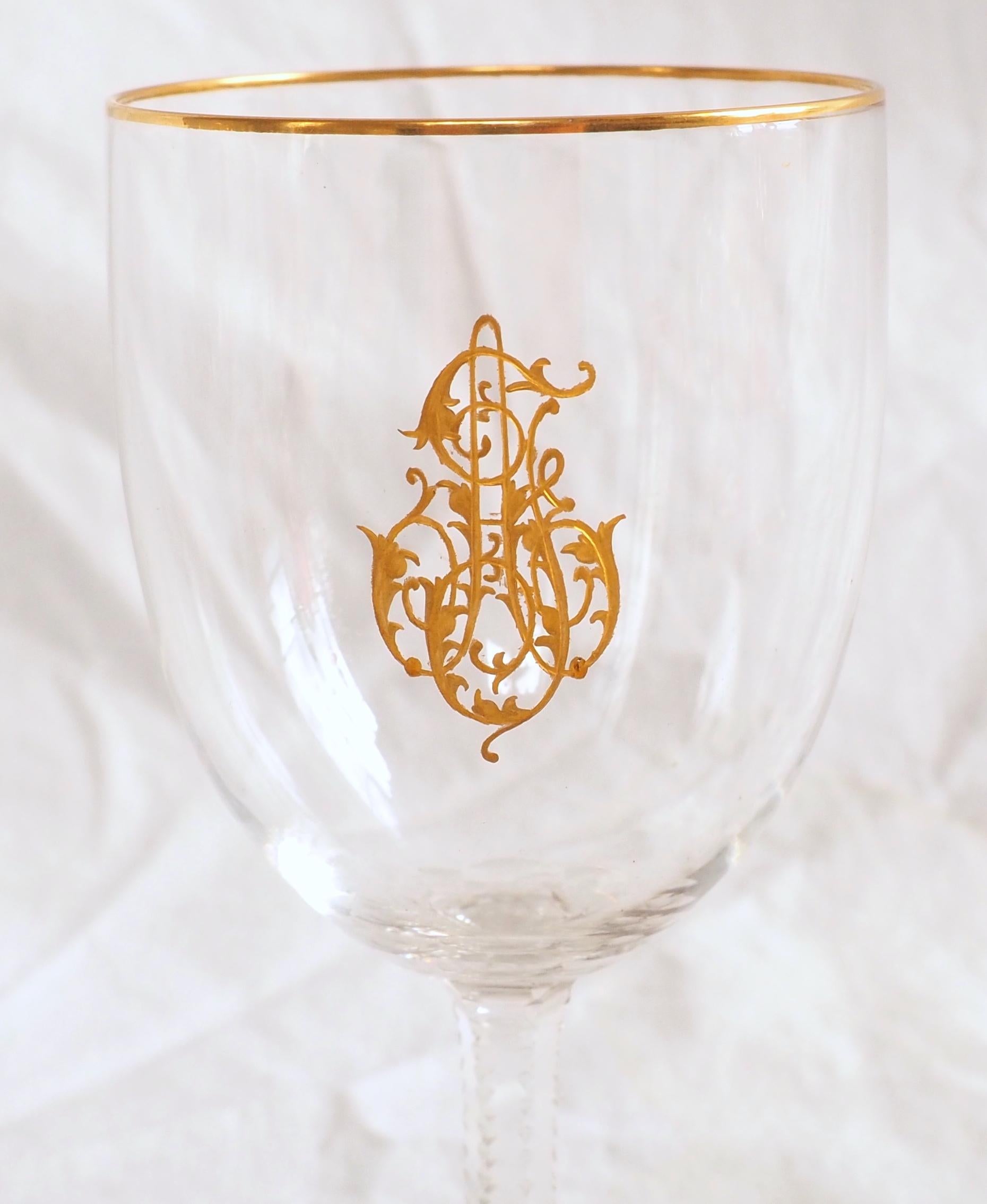Crystal Set of 6 Baccarat crystal liquor glasses enhanced with fine gold forme / shape F