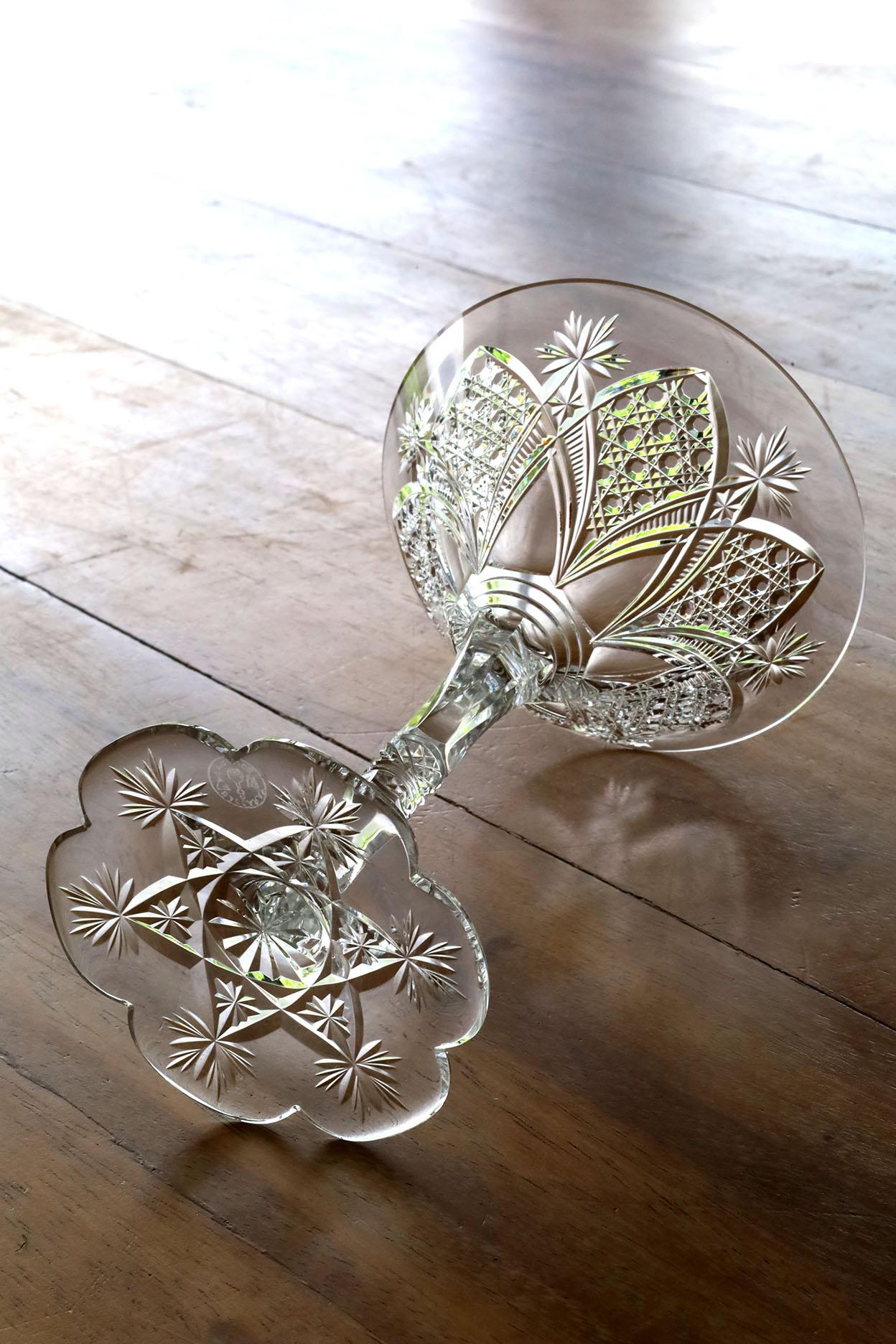 Hand-Crafted Set of 6 Baccarat Elbeuf Crystal Martini Glasses For Sale