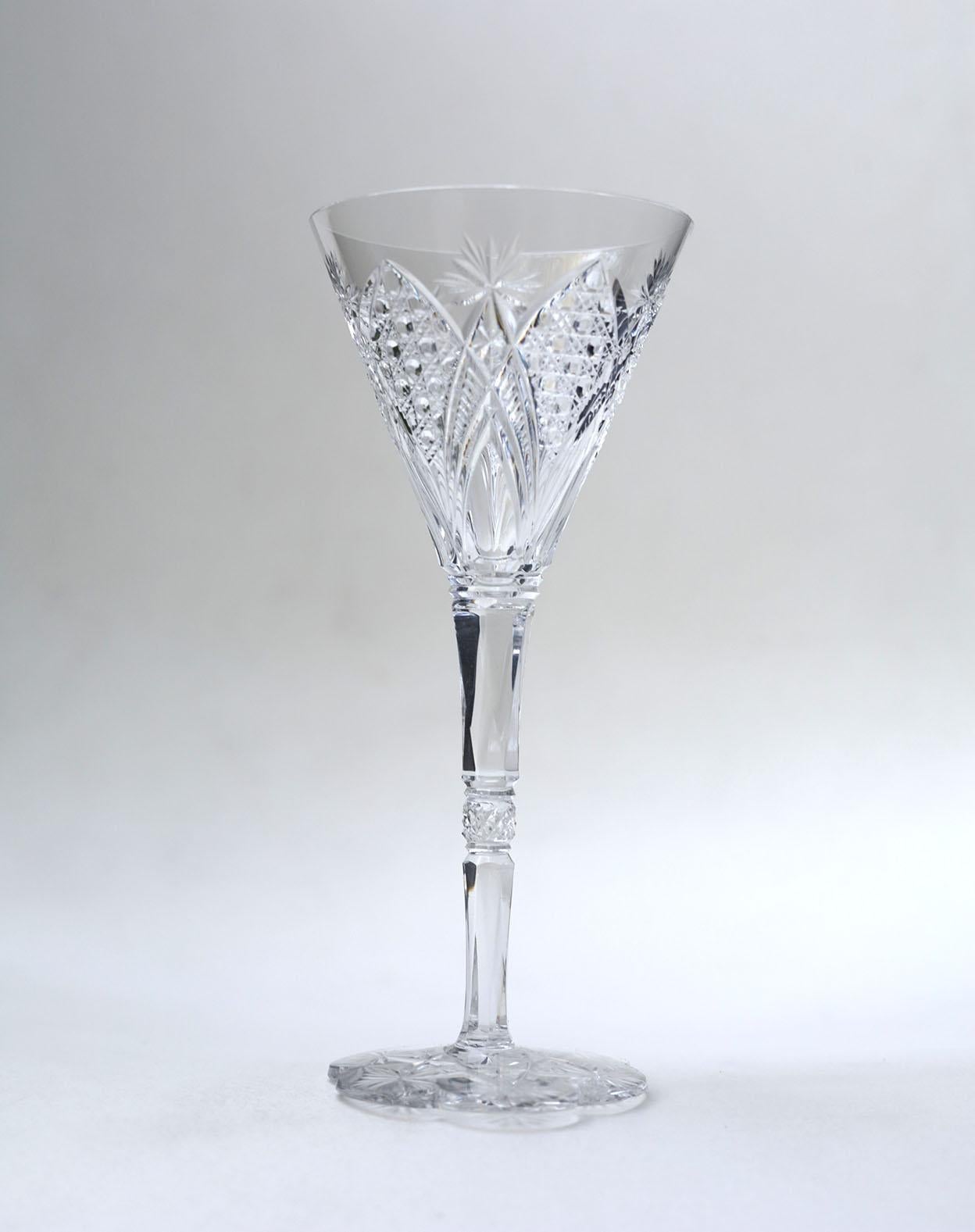 Baccarat Elbeuf service was first introduced in 1908 and presented at the International Exhibition in Nancy, France in 1909. Specially ordered in 1920 by the Maharaja of Baroda.
This set of 6 signed Baccarat glasses are hand blown clear crystal and