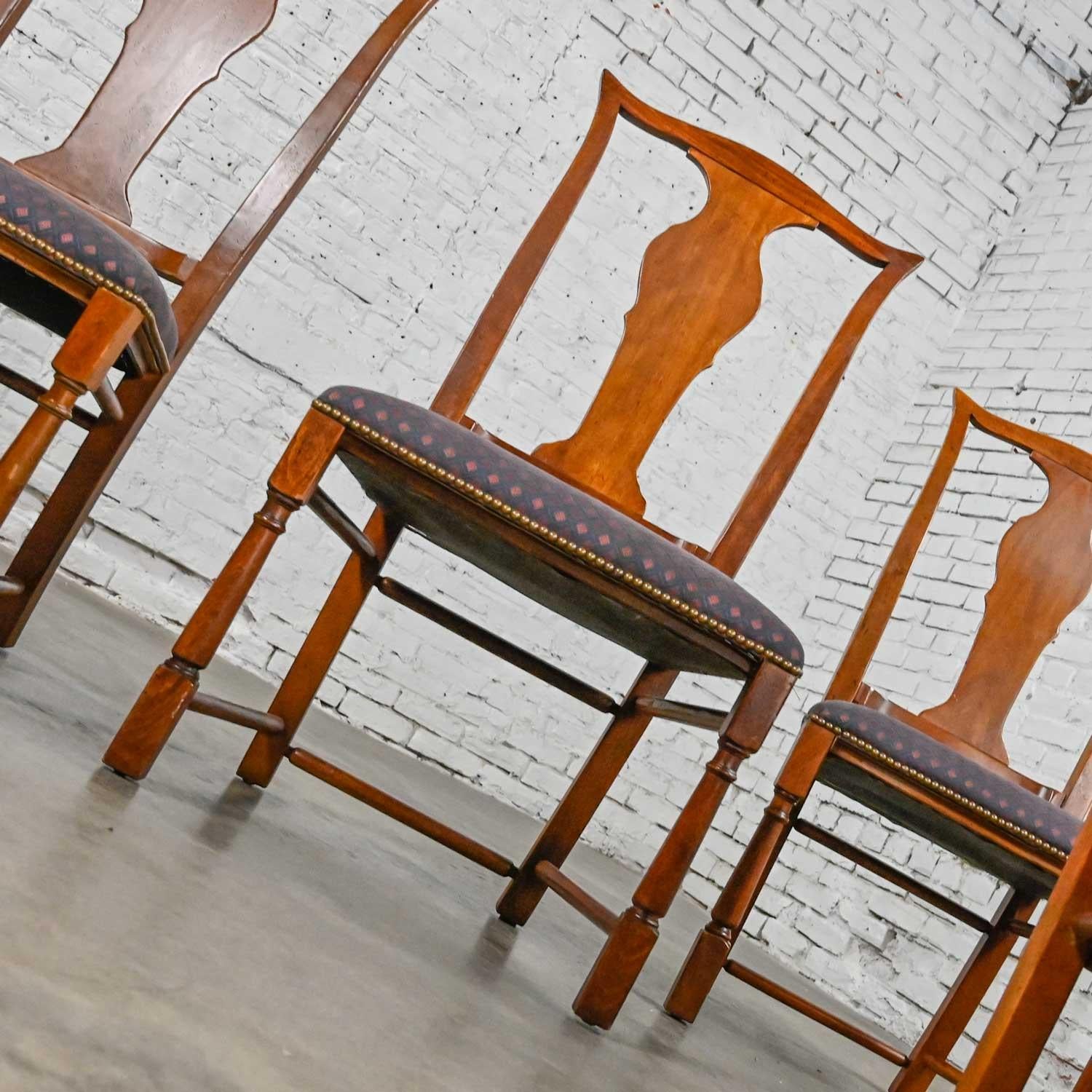 Set of 6 Baker Chippendale Style Dining Chairs Solid Splat and Turned Front Legs For Sale 3