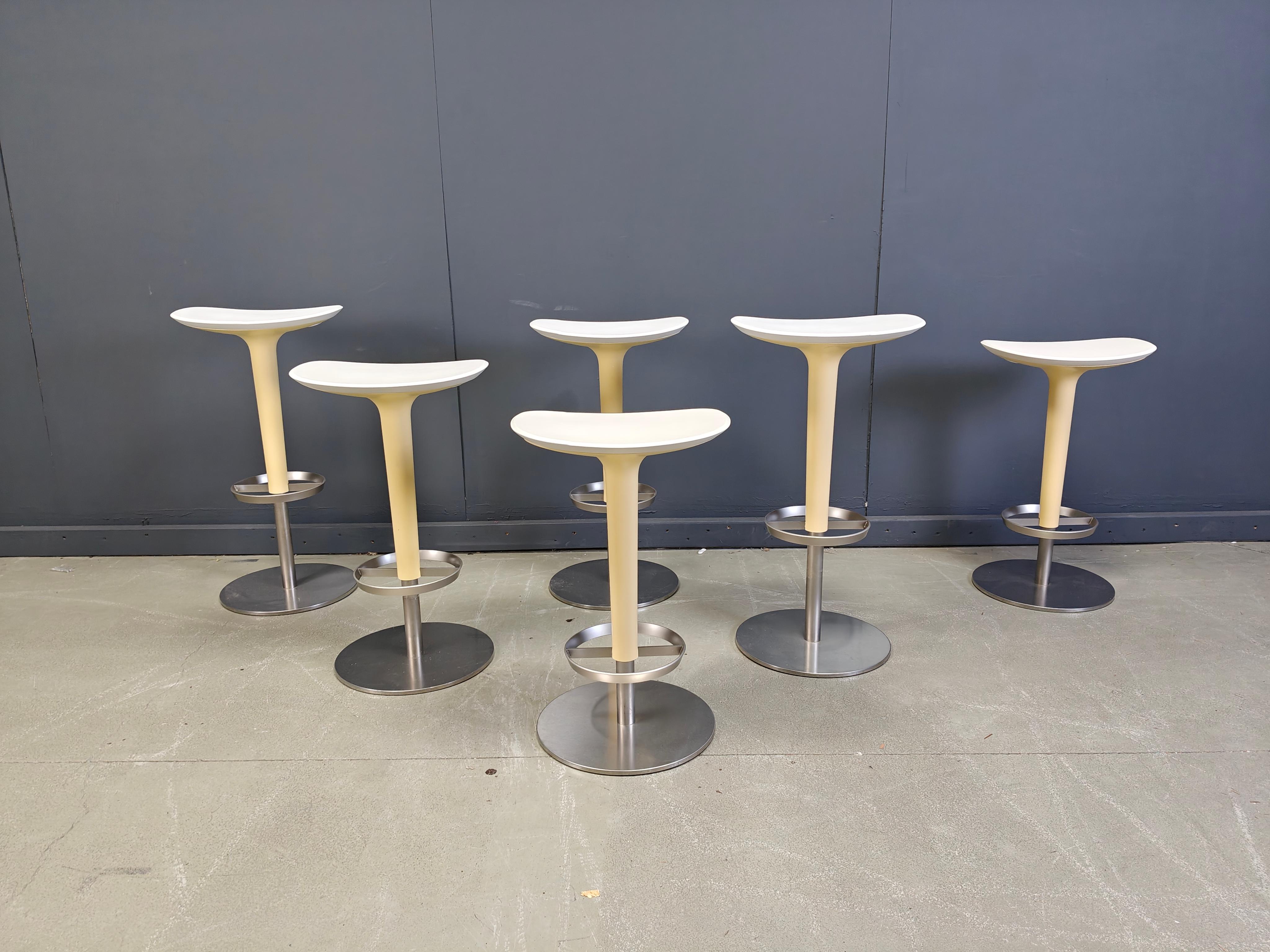 Set of 6 bar stools by Arper, 1990s For Sale 4