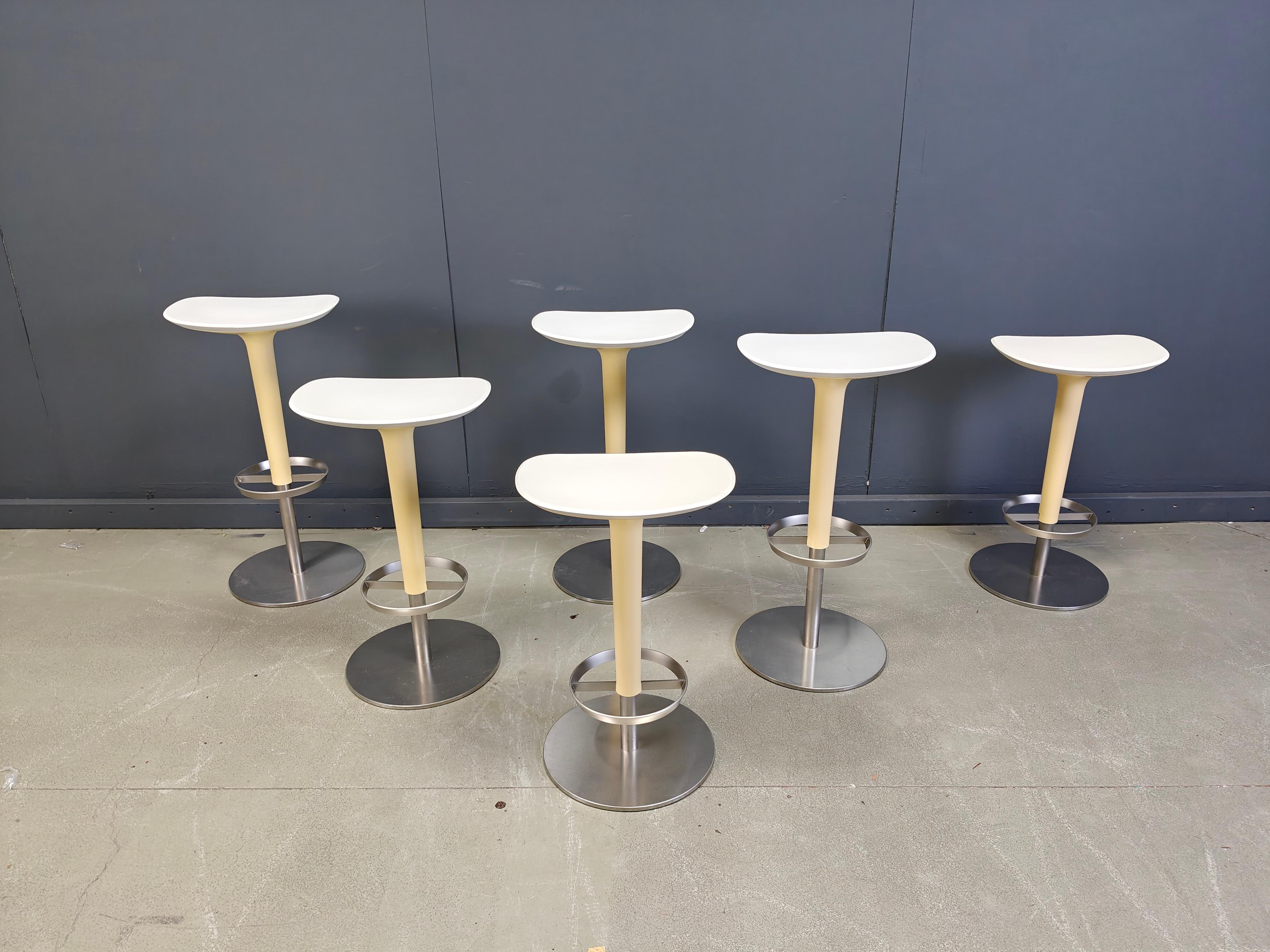 Set of 6 bar stools by Arper, 1990s For Sale 5