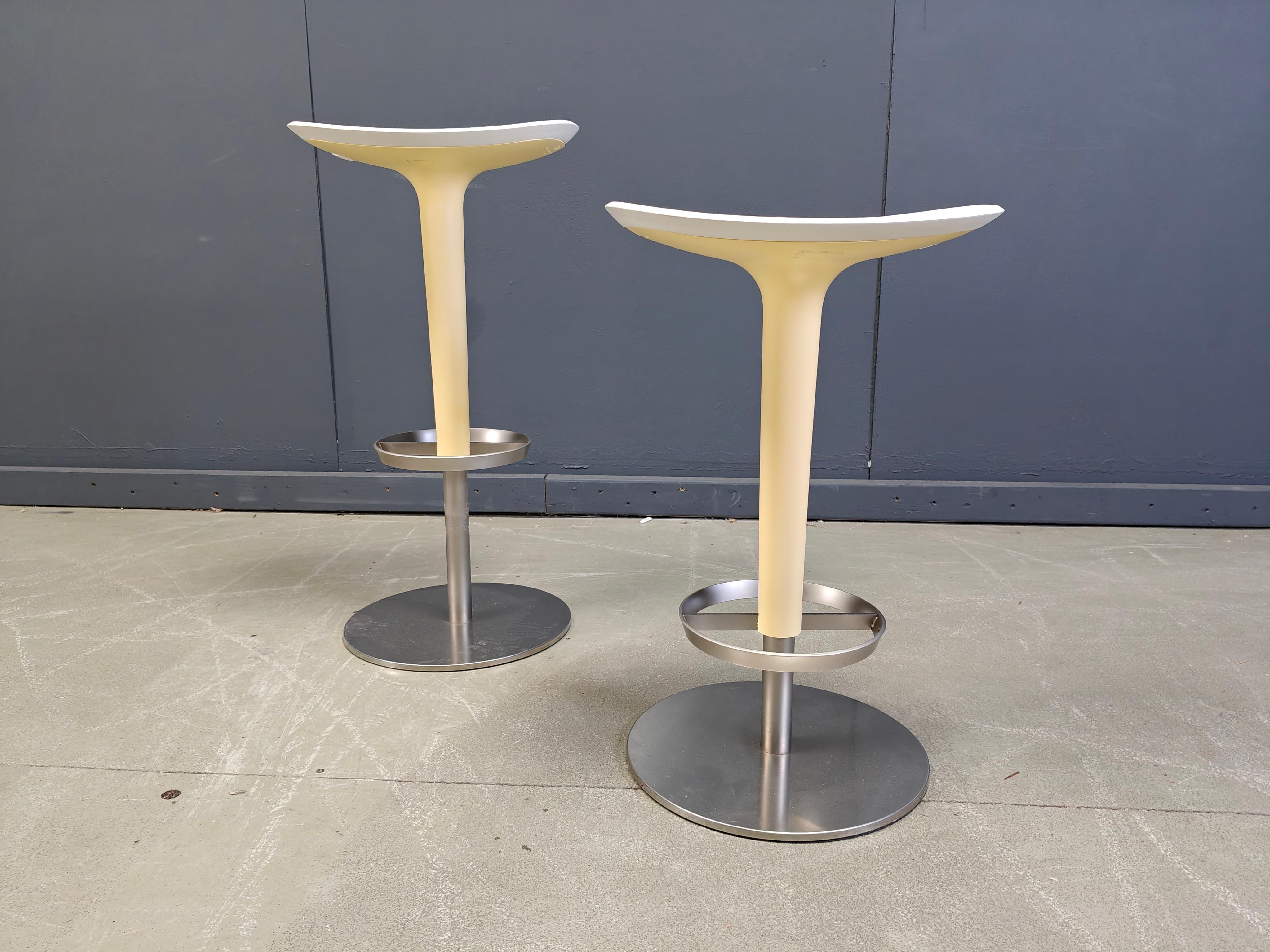 Italian Set of 6 bar stools by Arper, 1990s For Sale