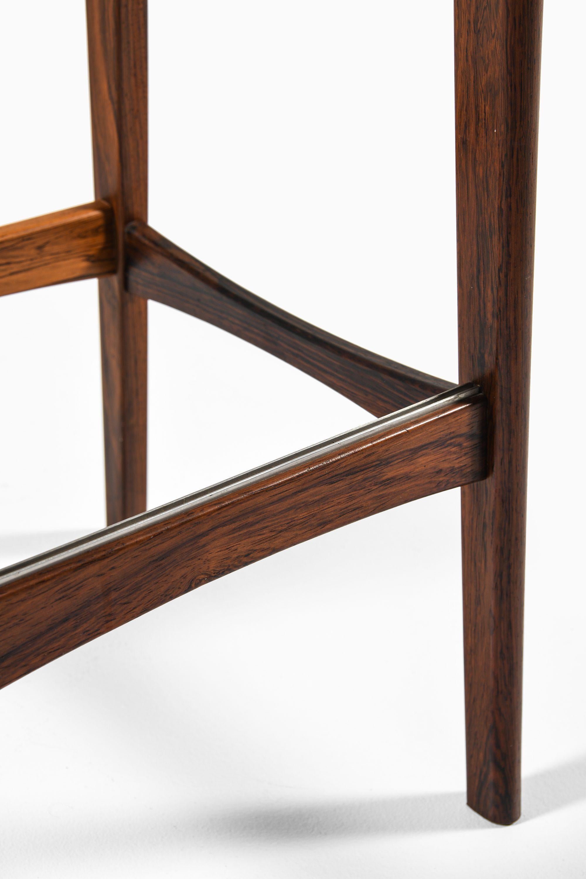 Ensemble de 6 tabourets de bar en palissandre et cuir par Knud Bent, années 1960 en vente 2
