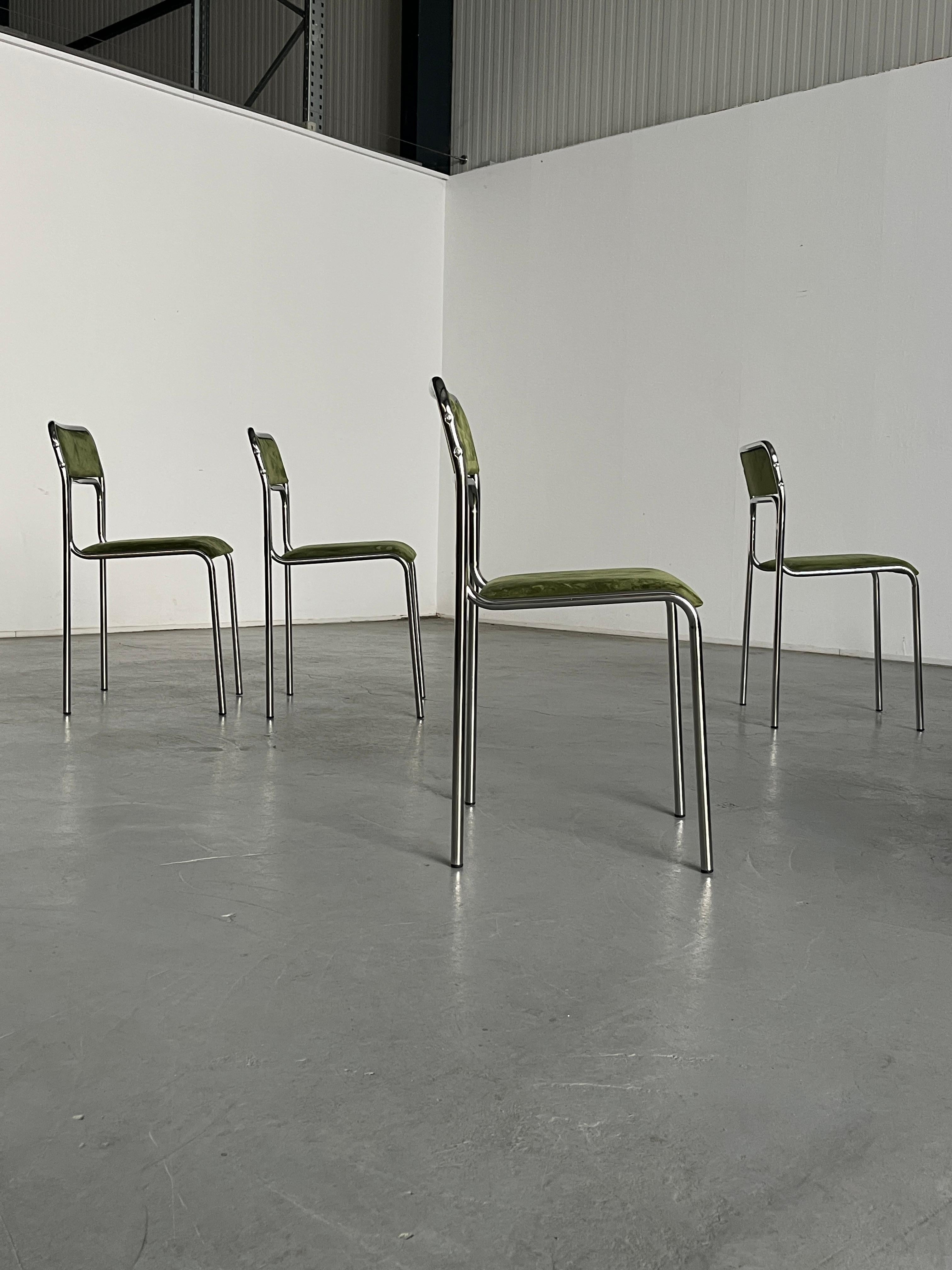 Set von 6 Bauhaus-Chromrohrstahl-Röhren, Bauhaus  Italienische Esstischstühle aus grünem Samt (Stahl)
