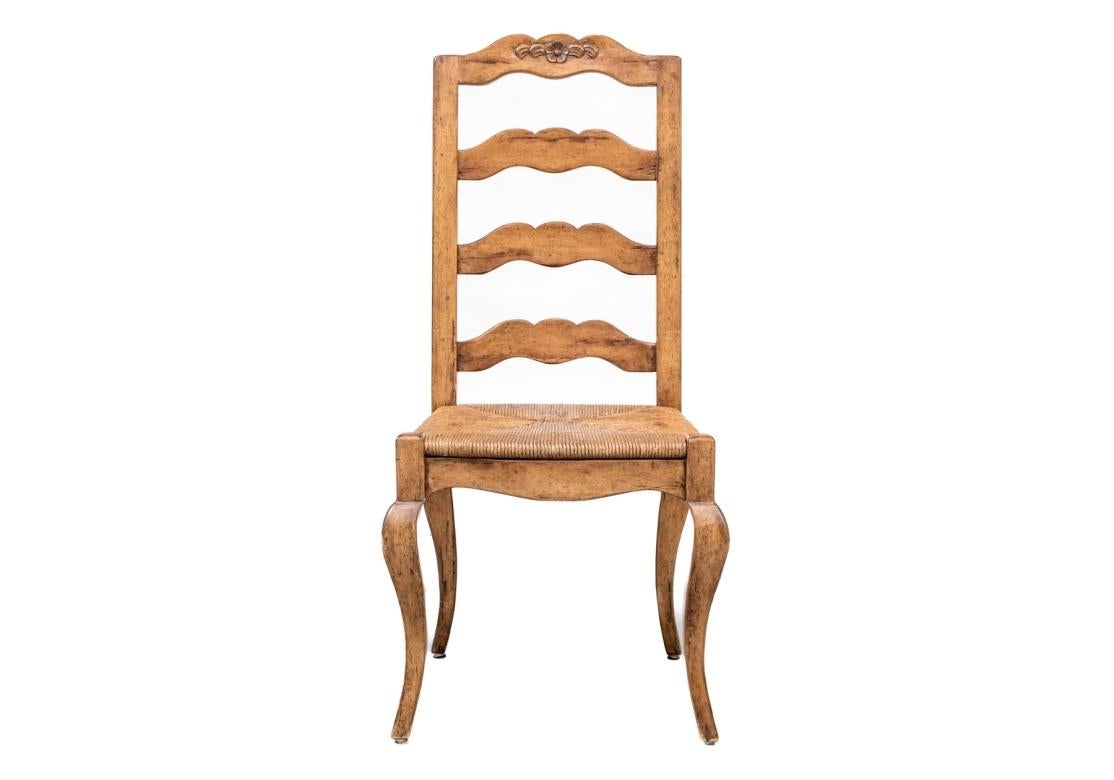 Satz von 6 Bausman Land Französisch Ladder-back Stühle mit Rush Sitze (Binse) im Angebot