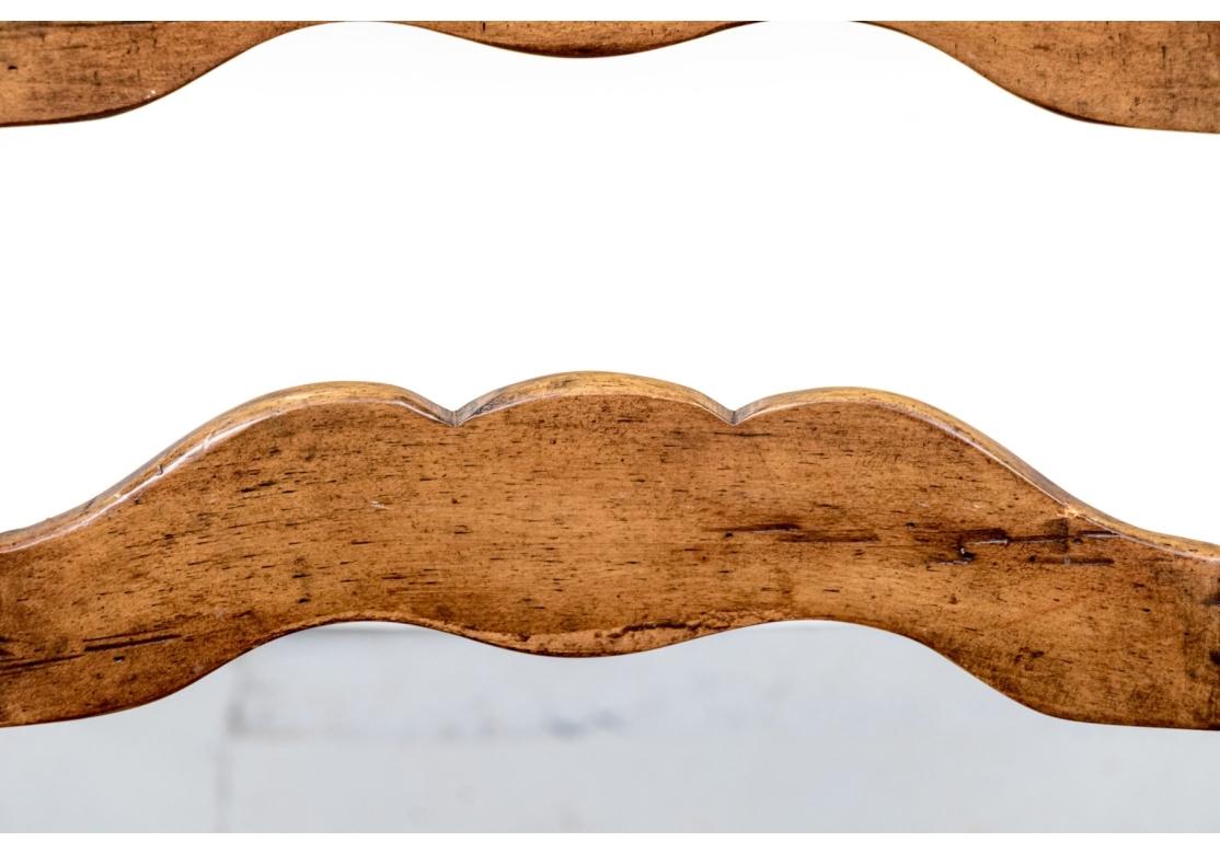 Satz von 6 Bausman Land Französisch Ladder-back Stühle mit Rush Sitze im Angebot 1