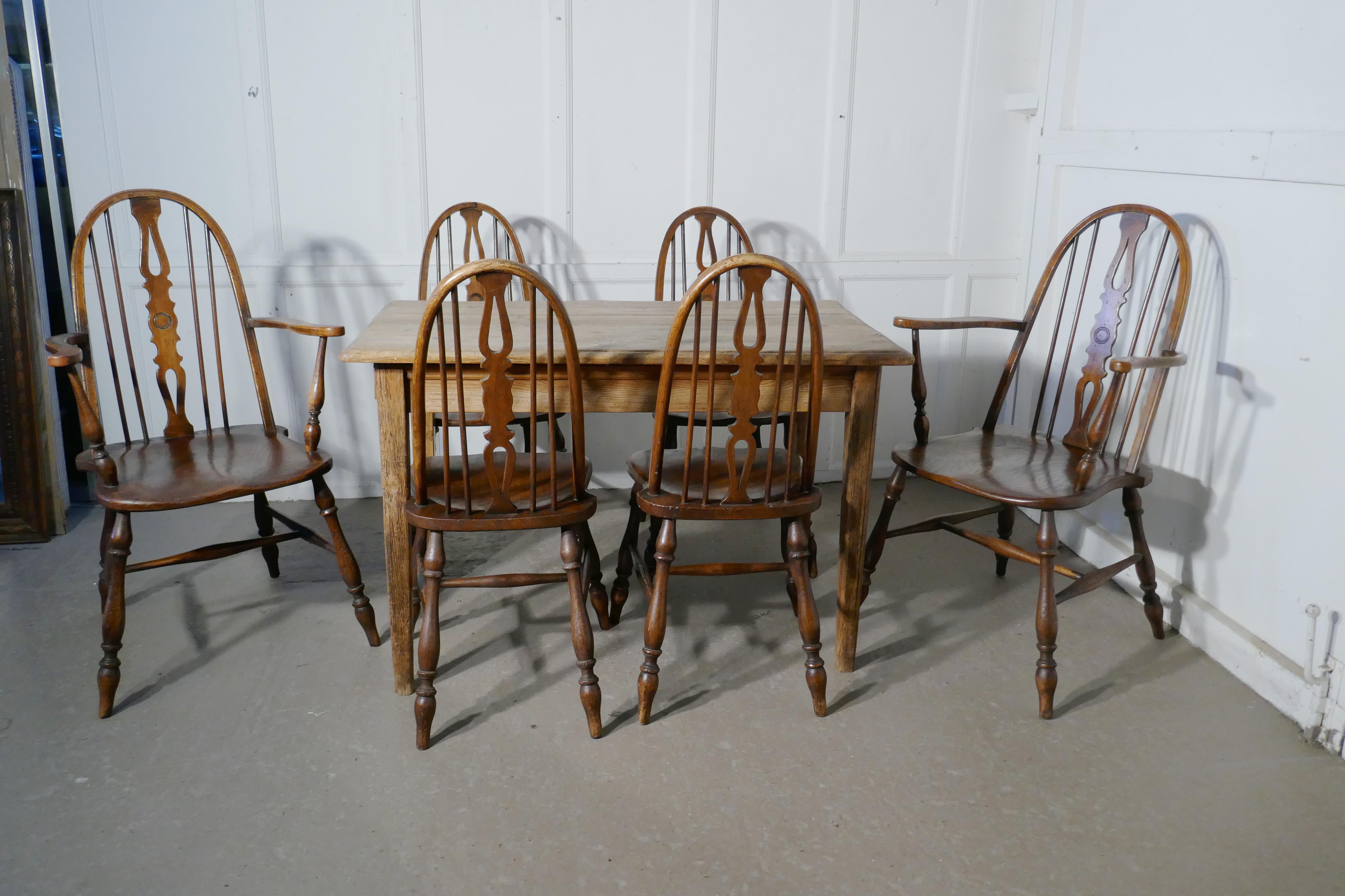 Set of 6 Beech and Elm Arts & Crafts High Back English Windsor Chairs In Good Condition In Chillerton, Isle of Wight
