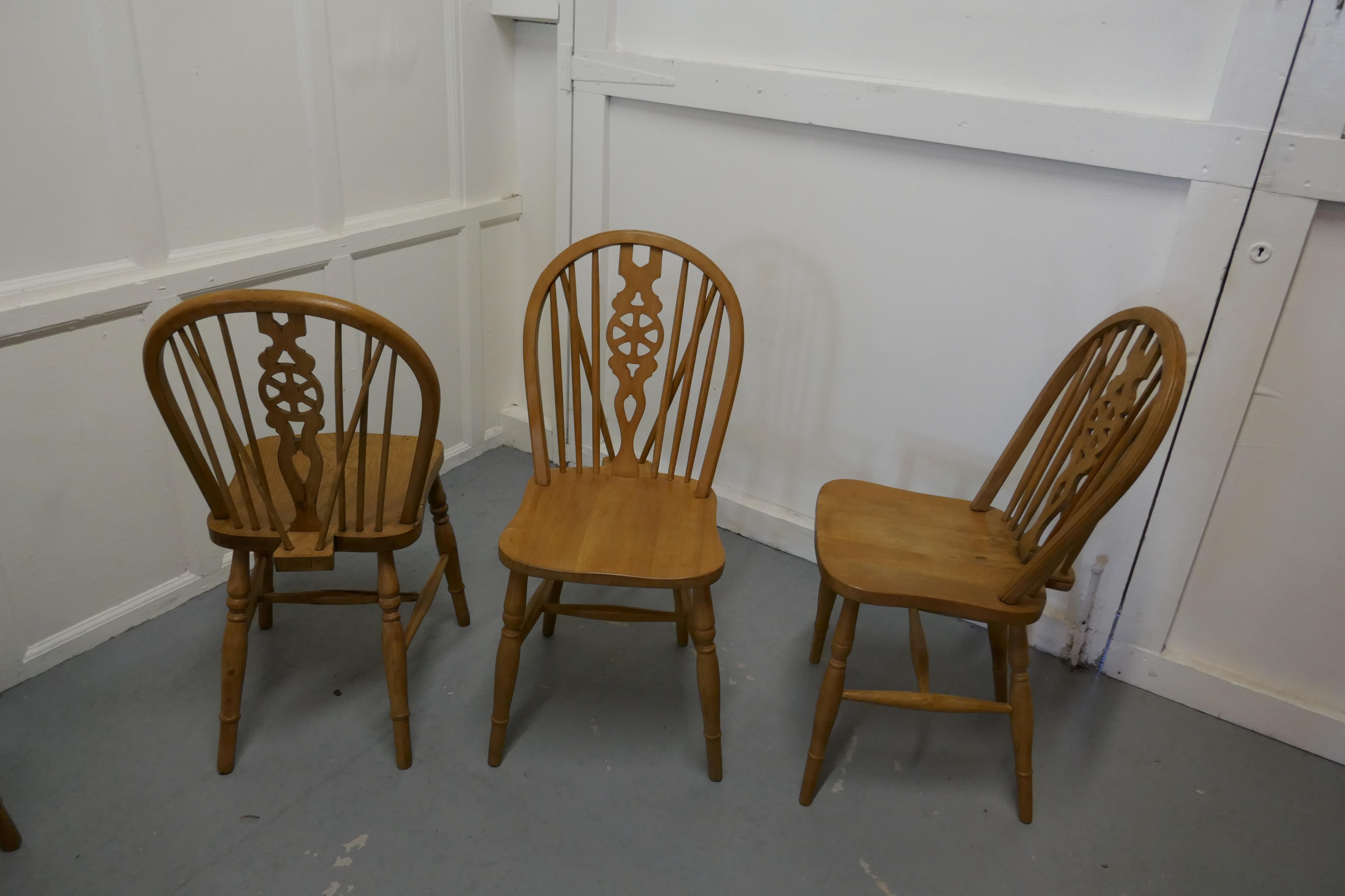 Set of 6 Beech & Elm Wheel Back Windsor Kitchen Dining Chairs 1