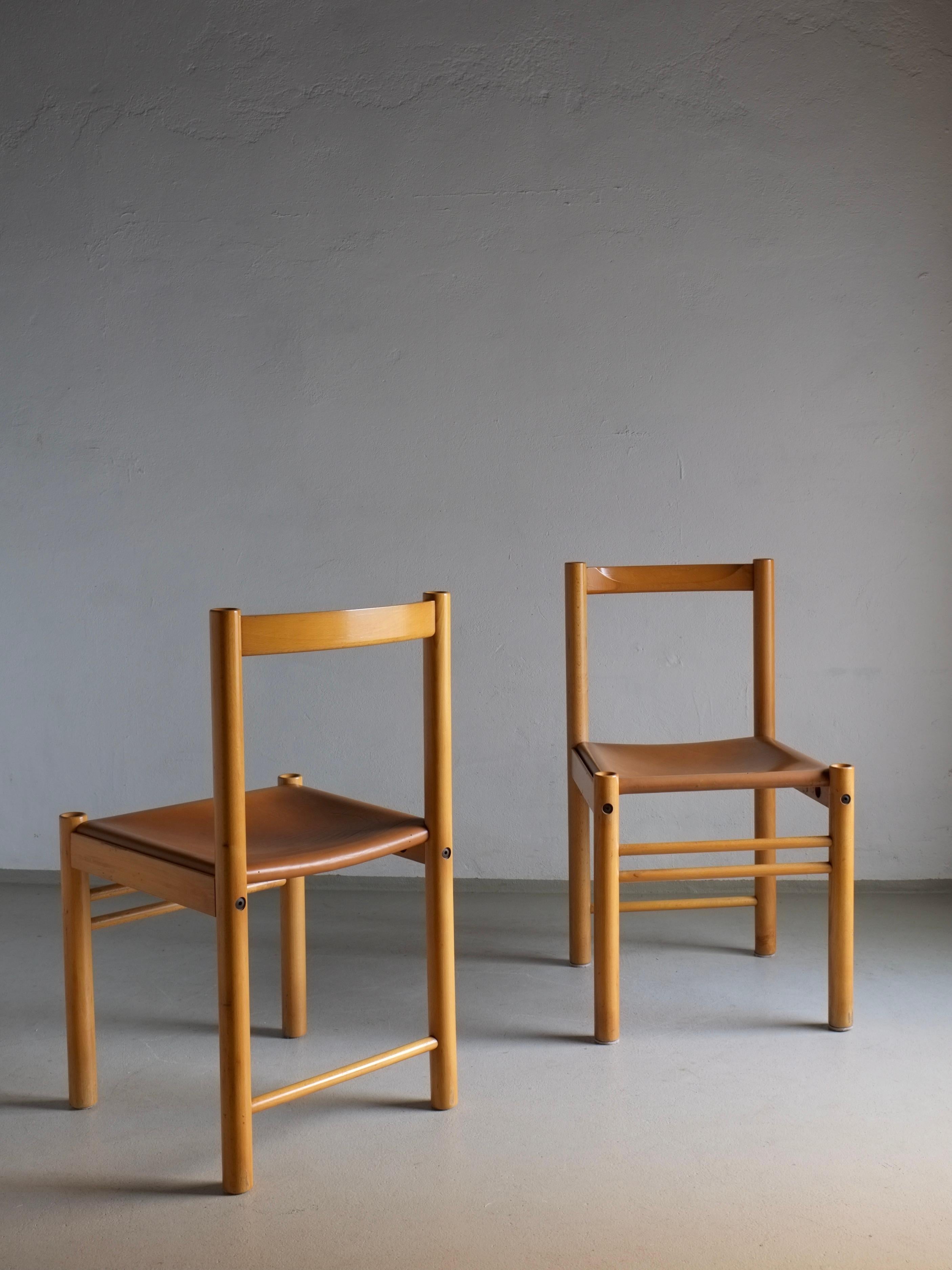 Ensemble de 6 chaises en bois de hêtre et cuir cognac d'Ibisco, Italie, années 1960 Bon état - En vente à Rīga, LV
