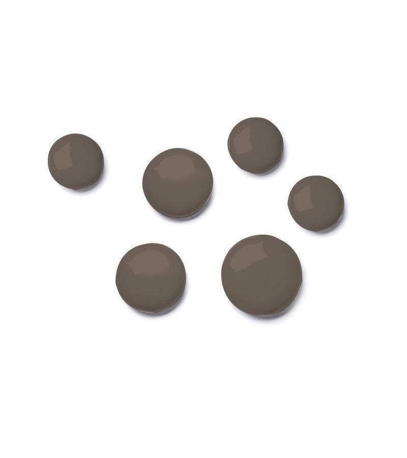 Set of 6 beige grey pin wall decor by Zieta
Dimensions: Diameter 10, 12, 14 cm 
Material: Carbon steel.
Finish: Powder-coated.
Available powder-coated in colors: Beige Grey, Graphite, Grey Blue, Stainless Steel, Moss Green, Umbra Grey, Water Blue