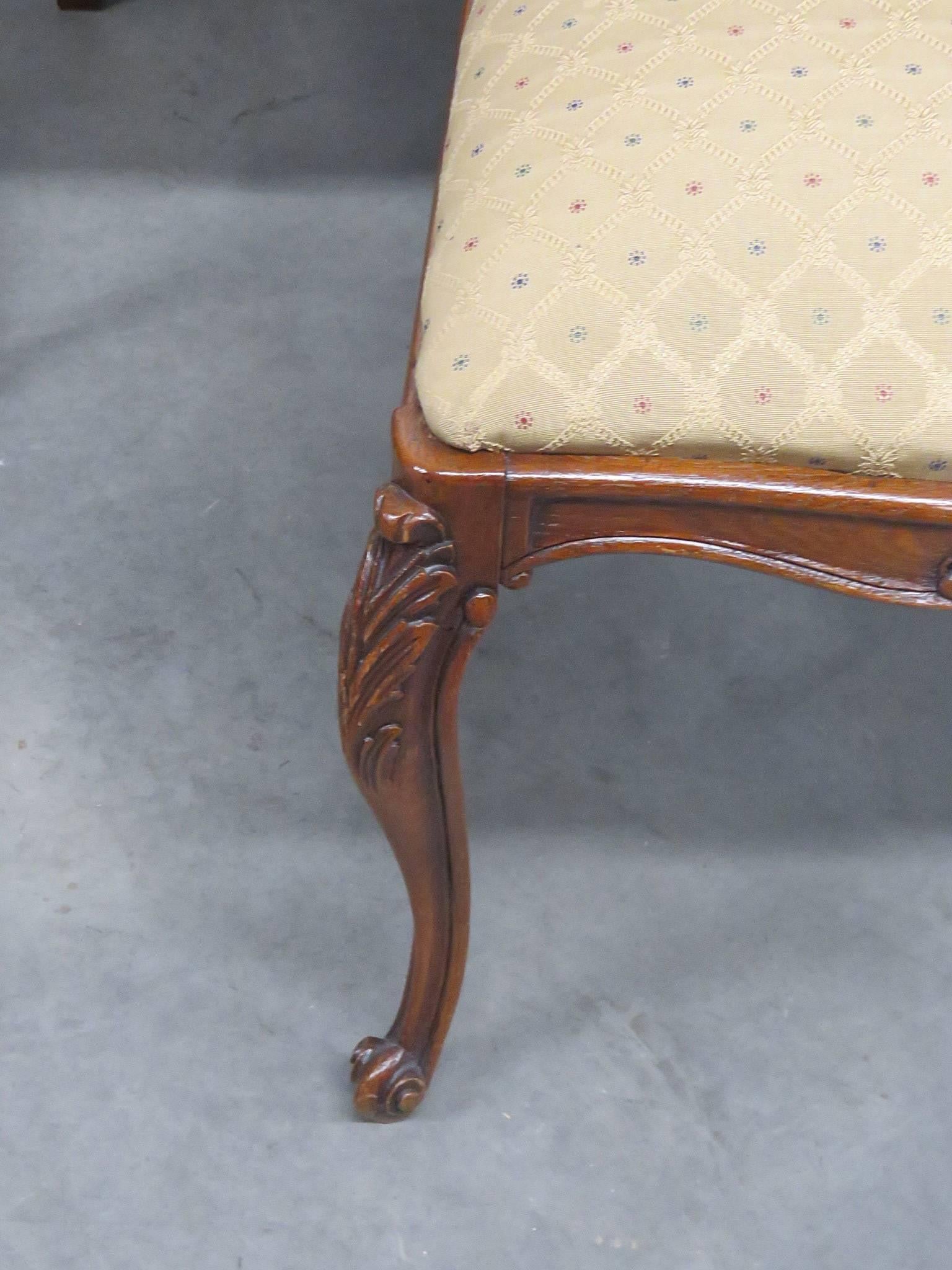 Set of Six Belgian Oak Victorian Dining Chairs In Good Condition In Swedesboro, NJ