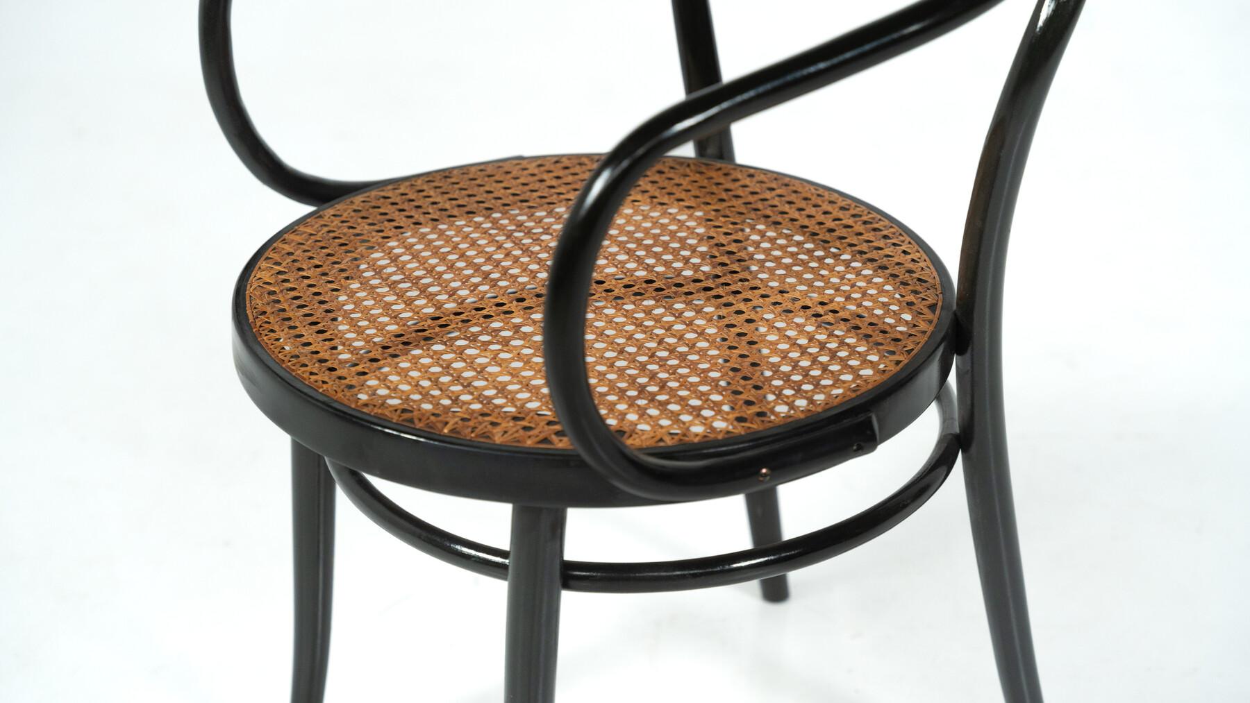 Ensemble de 6 chaises en bois courbé de Thonet, Autriche, années 1920 en vente 1