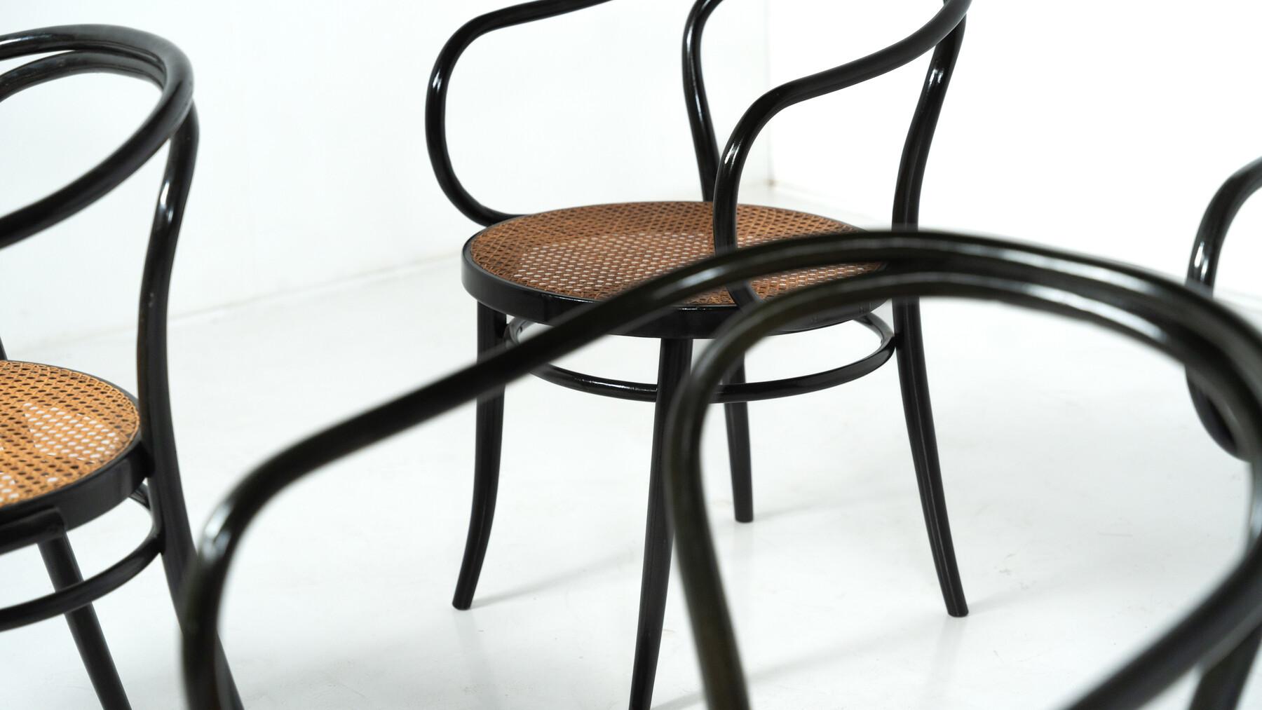 Ensemble de 6 chaises en bois courbé de Thonet, Autriche, années 1920 en vente 2