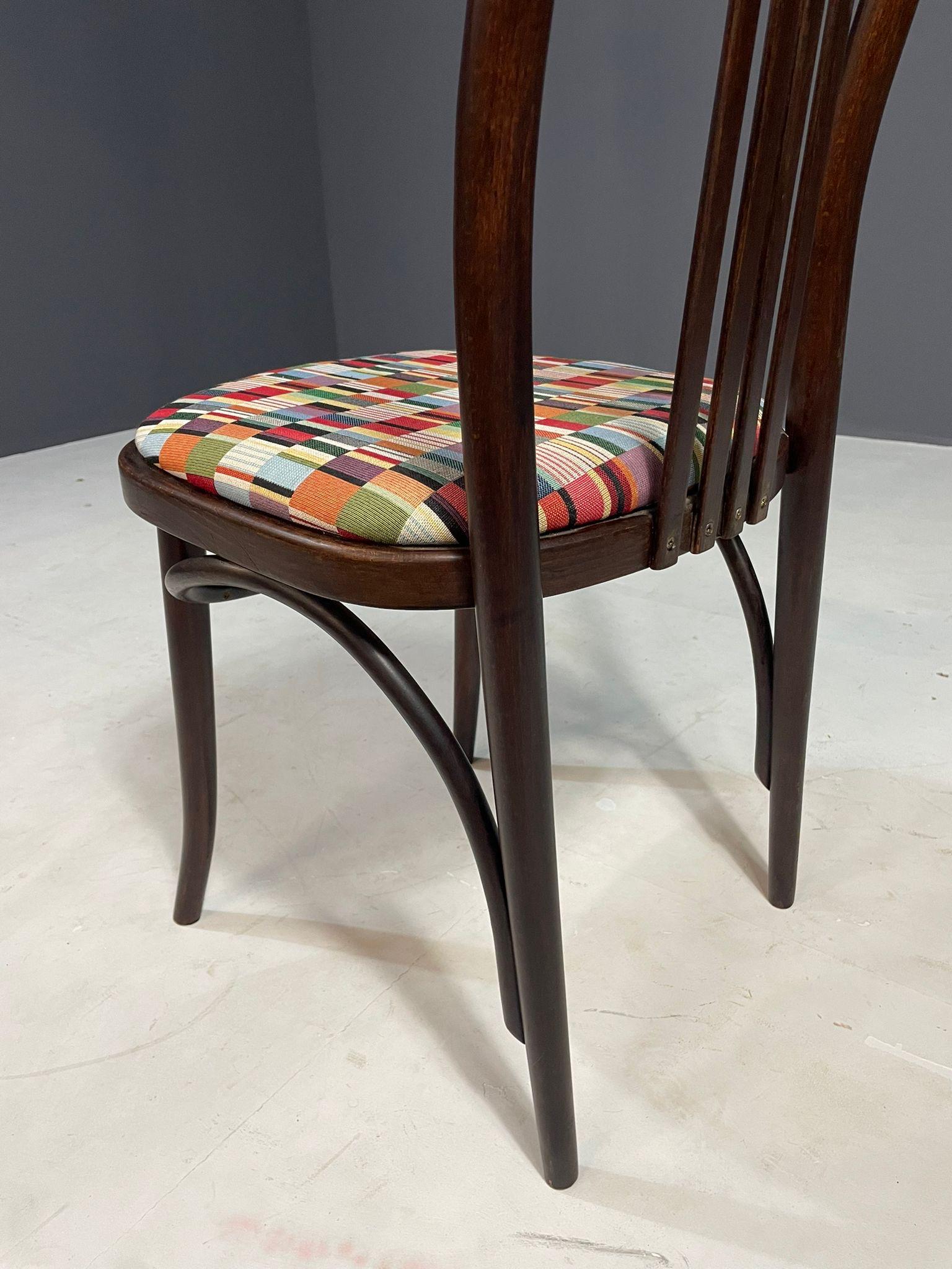 Set di 6 sedie da pranzo in legno curvato nello stile di Josef Hoffmann, anni '70 in vendita 5