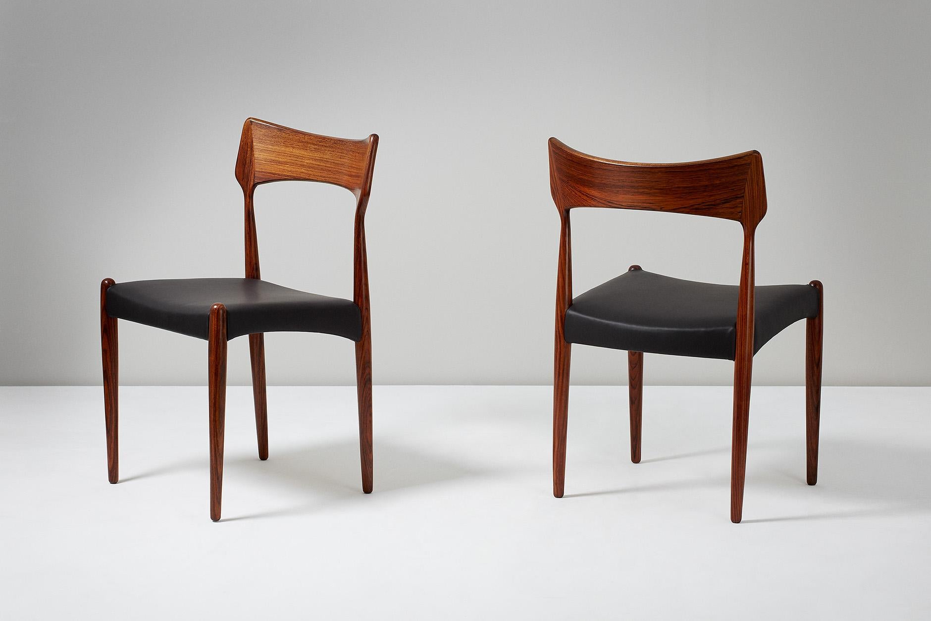 Scandinave moderne Ensemble de 6 chaises de salle à manger en bois de rose de Bernard Petersen, vers 1960 en vente