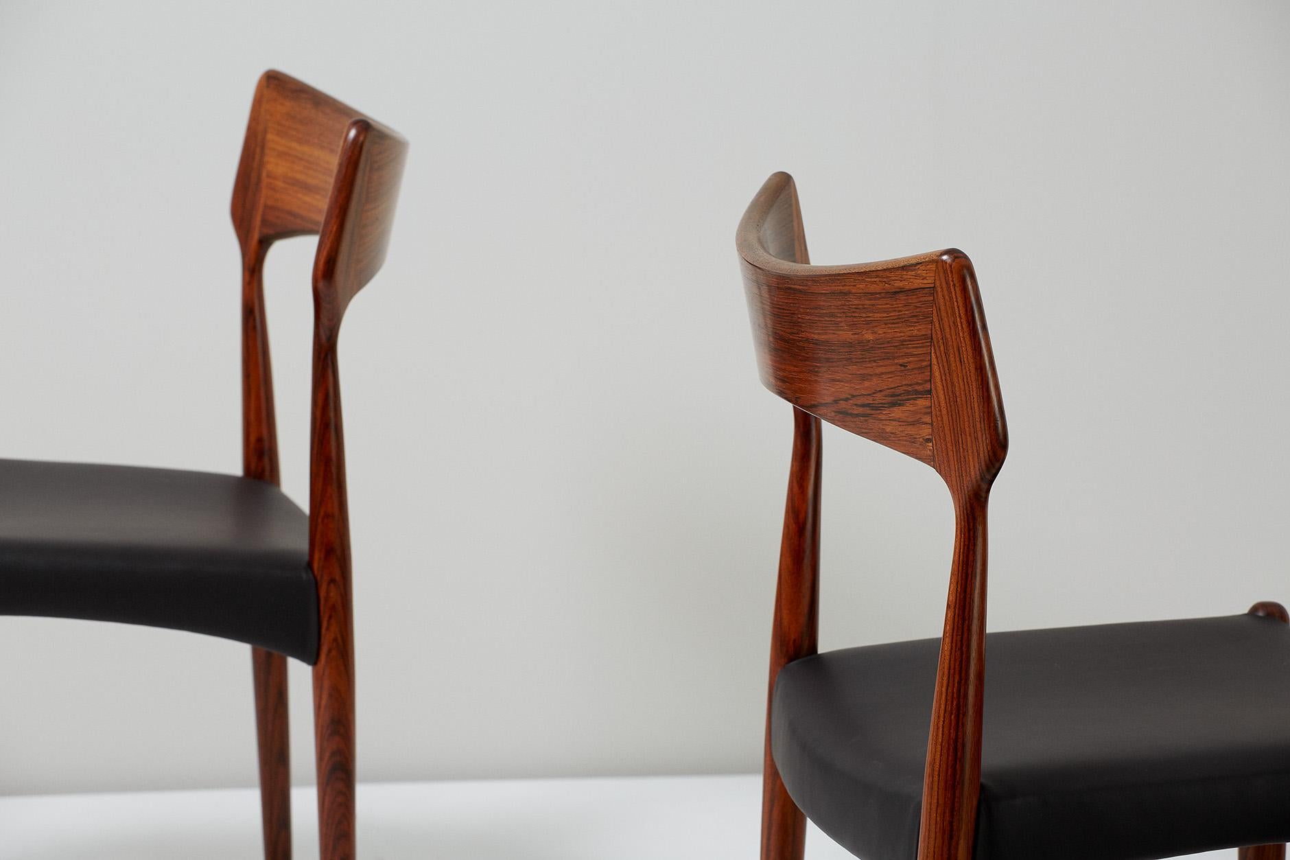 Milieu du XXe siècle Ensemble de 6 chaises de salle à manger en bois de rose de Bernard Petersen, vers 1960 en vente