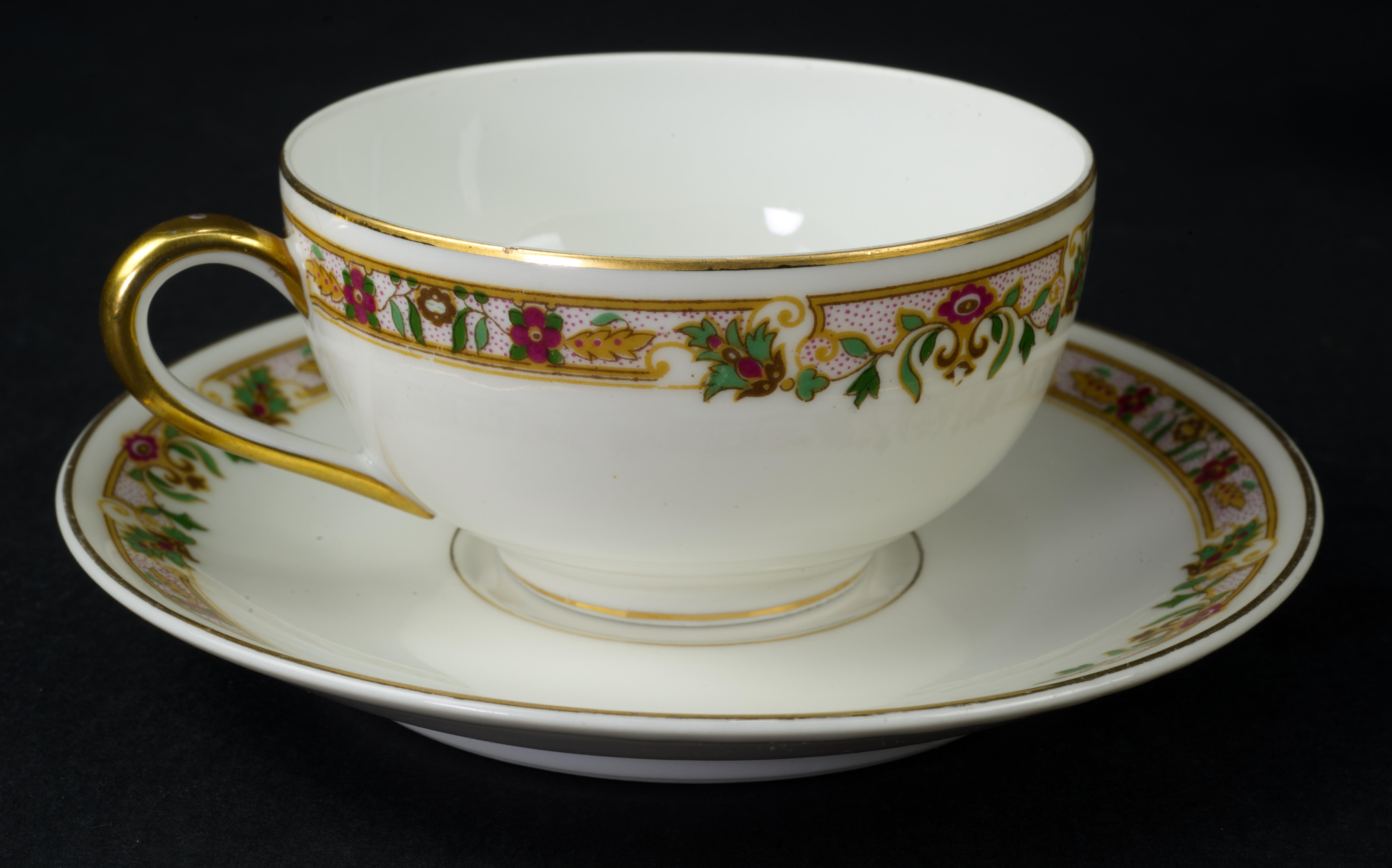 Juego de 6 tazas y platillos Bernardaud Limoges Art Déco Francia 1900-1929 en venta 1
