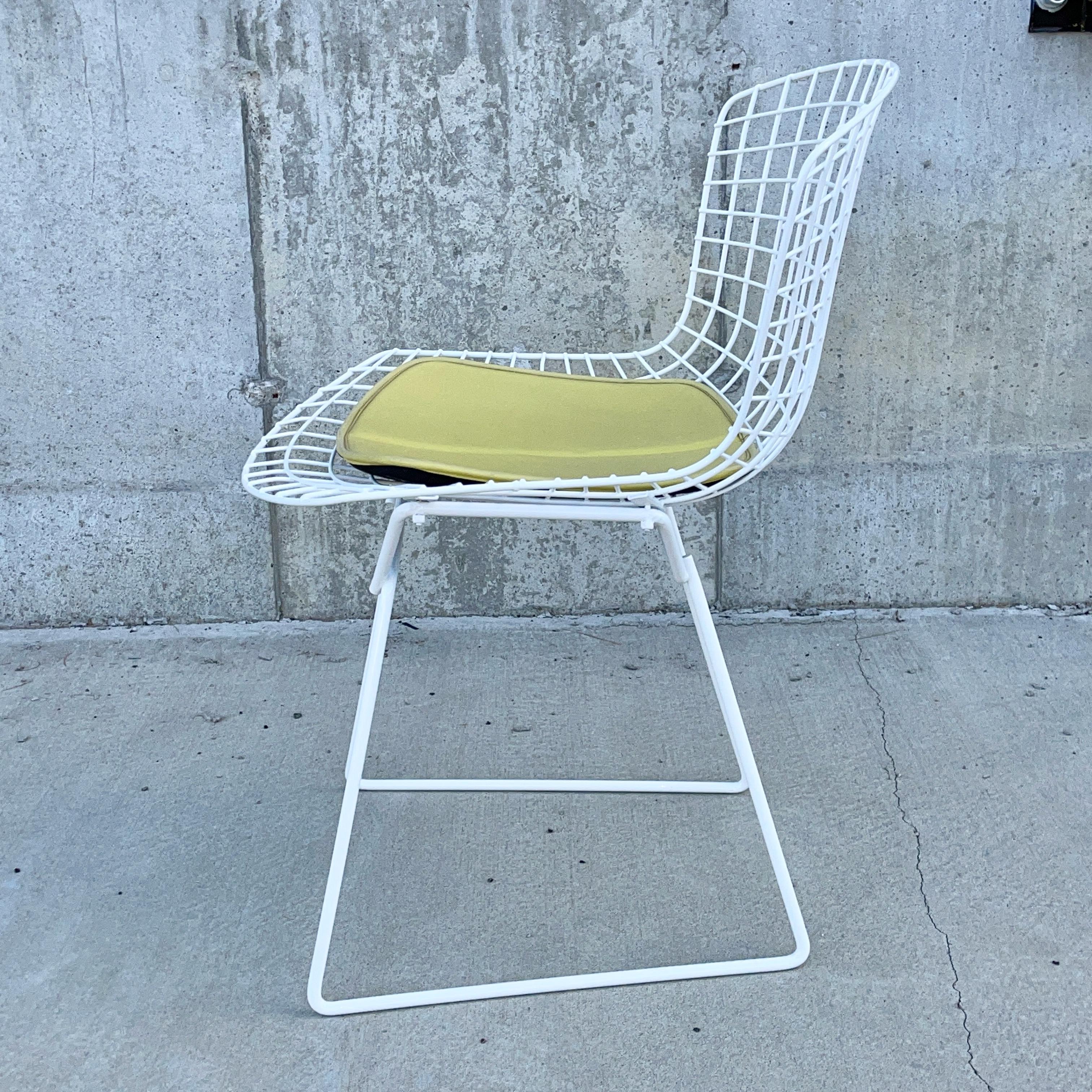 Set of 6 Bertoia Wire Chairs with Original Yellow Cushions by Knoll For Sale 5