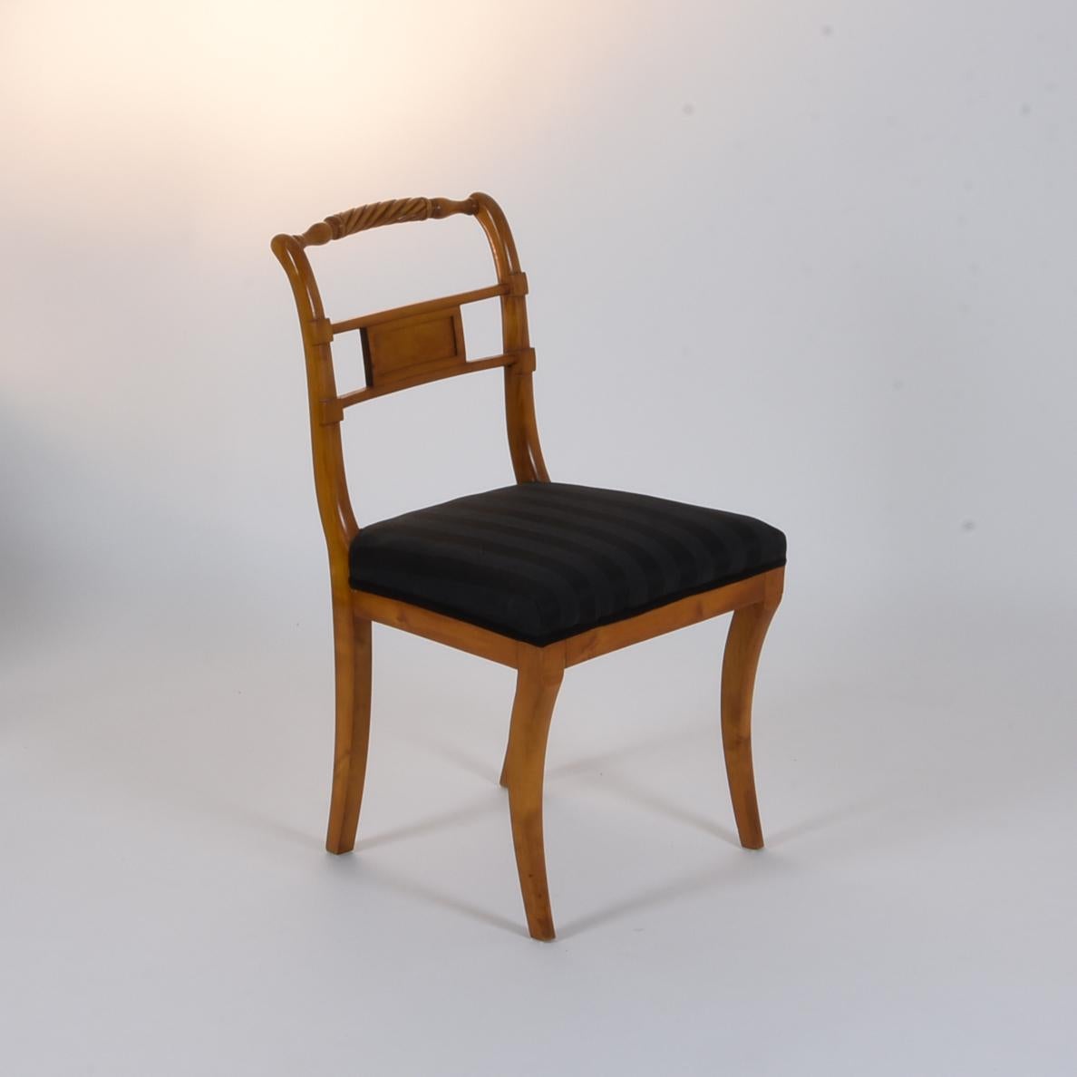 Set of 6 Biedermeier Chairs Birchwood Berlin, 1830 For Sale 4