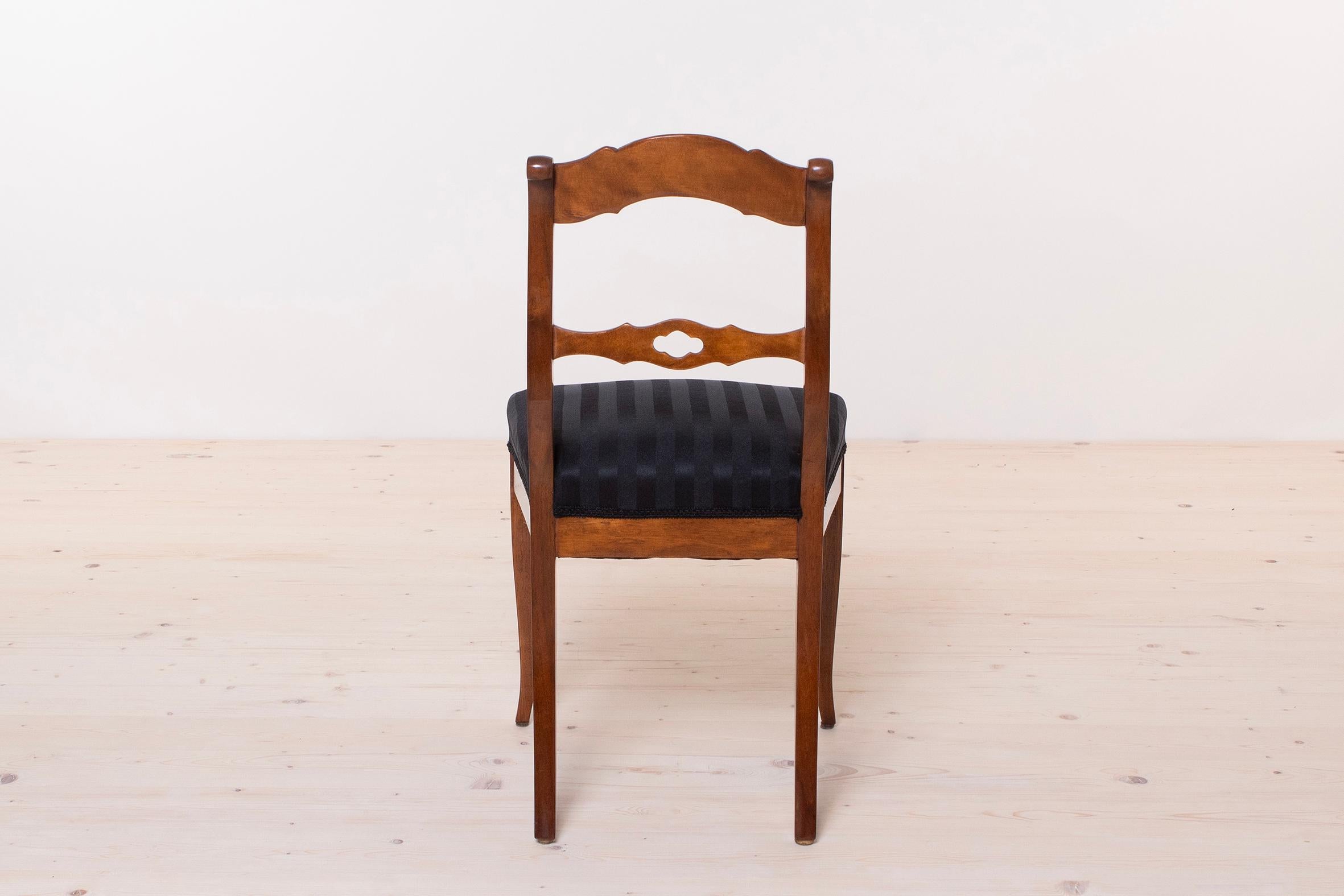 Ensemble de 6 chaises noires élégantes Biedermeier, Allemagne, 19ème siècle, entièrement restaurées en vente 2