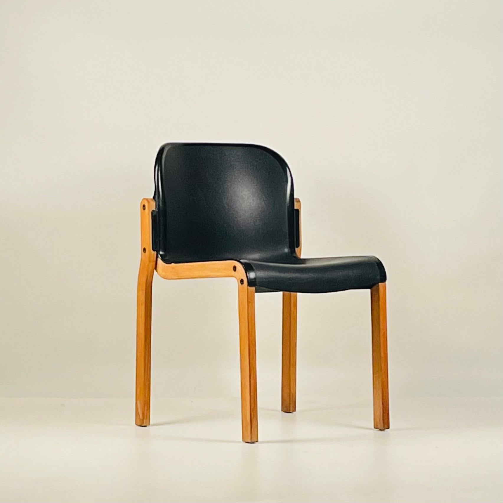 Juego de 6 sillas apilables de madera curvada de abedul de Thonet, Made in Germany Posmoderno en venta