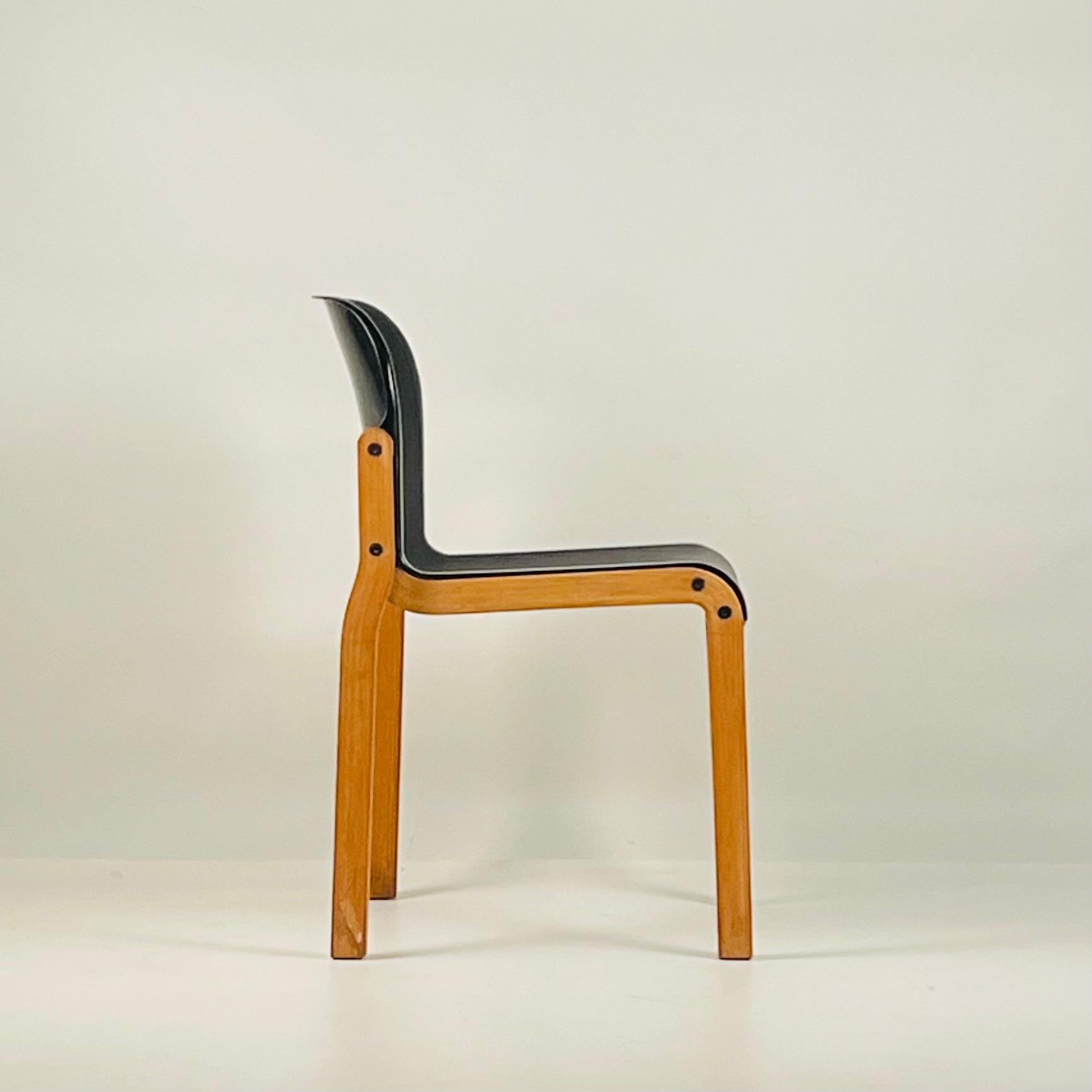 Juego de 6 sillas apilables de madera curvada de abedul de Thonet, Made in Germany en Bueno estado para la venta en Los Angeles, CA