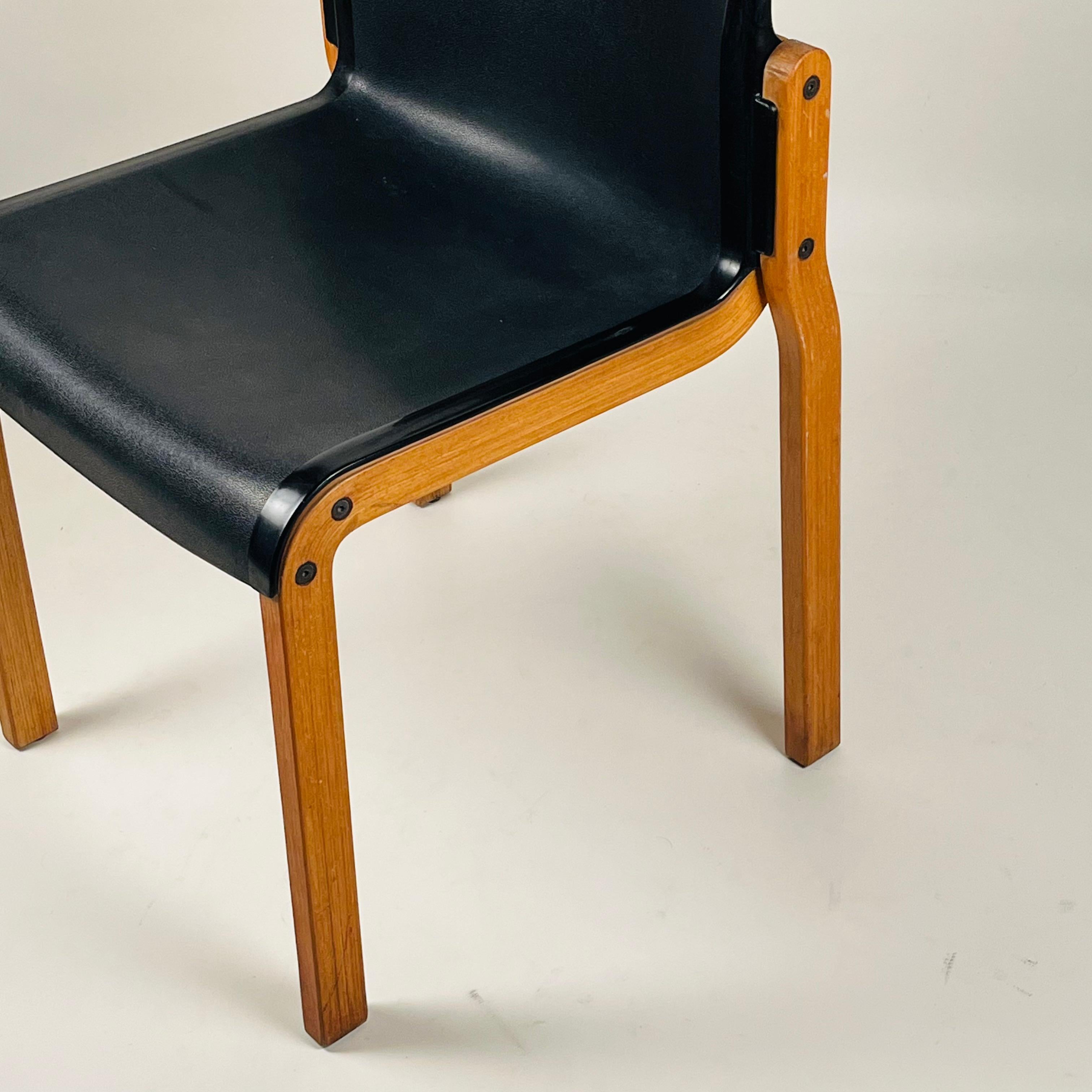 Juego de 6 sillas apilables de madera curvada de abedul de Thonet, Made in Germany Plástico en venta