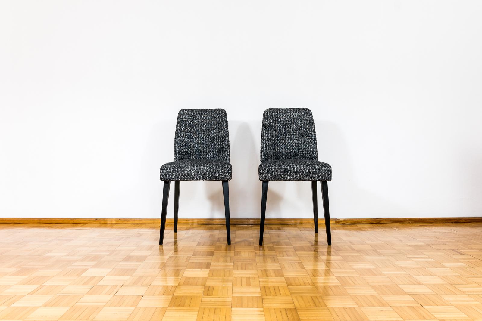 Mid-Century Modern Ensemble de 6 chaises noires, années 1960, Pologne en vente