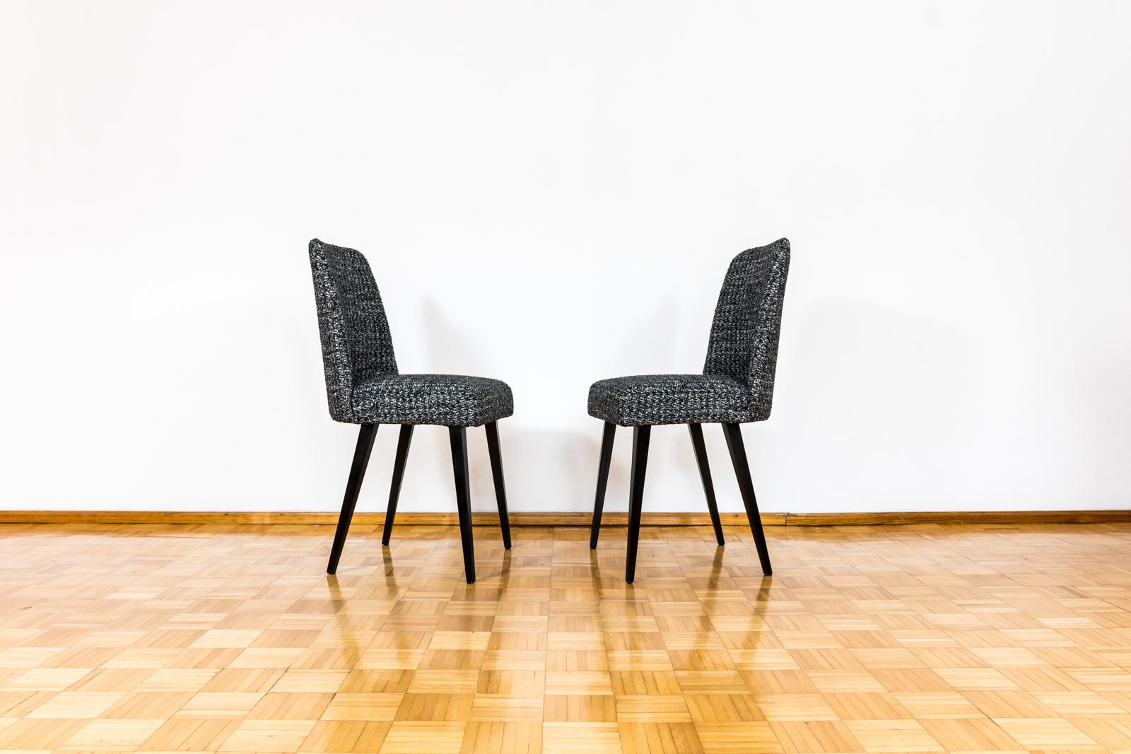 Tissu Ensemble de 6 chaises noires, années 1960, Pologne en vente