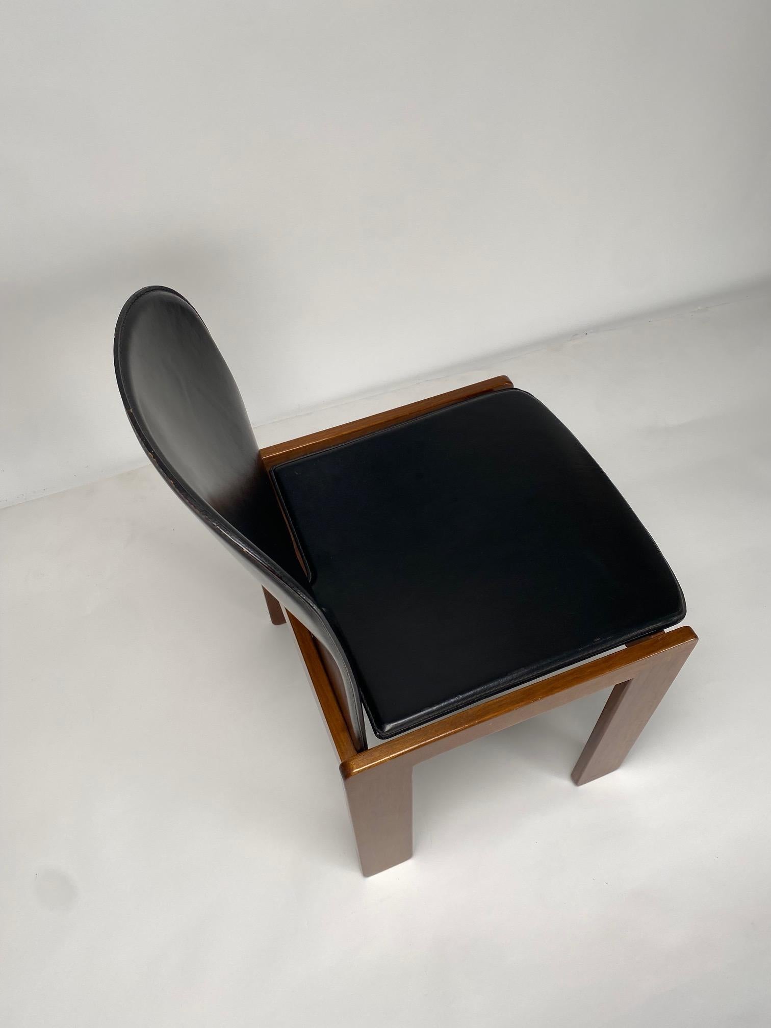 Satz von 6 Stühlen aus schwarzem Leder „121“ von Tobia Scarpa für Cassina, Italien, 1967 im Zustand „Gut“ im Angebot in Argelato, BO