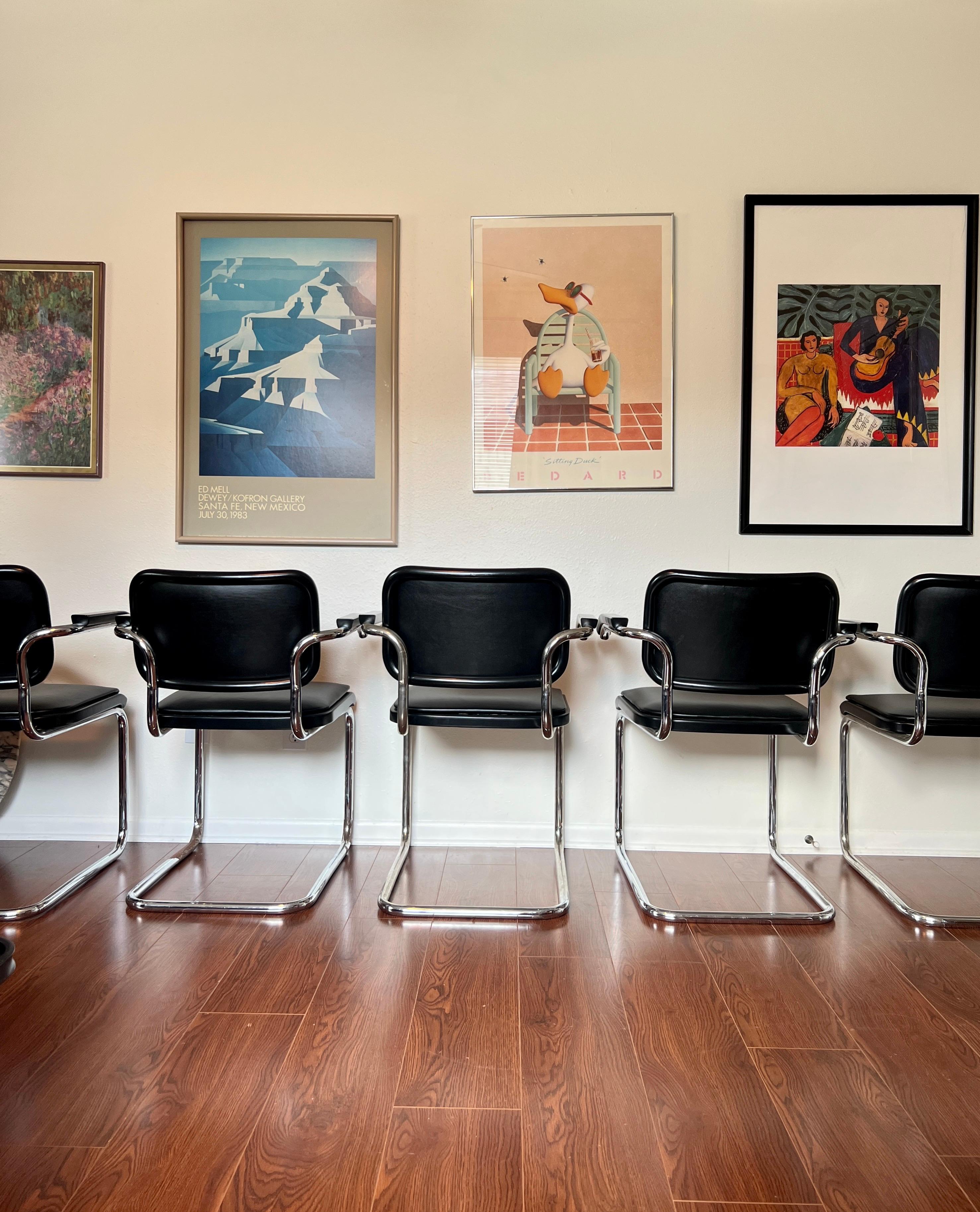 Fin du 20e siècle Ensemble de 6 fauteuils en cuir noir de Marcel Breuer pour Thonet modèle S64 en vente