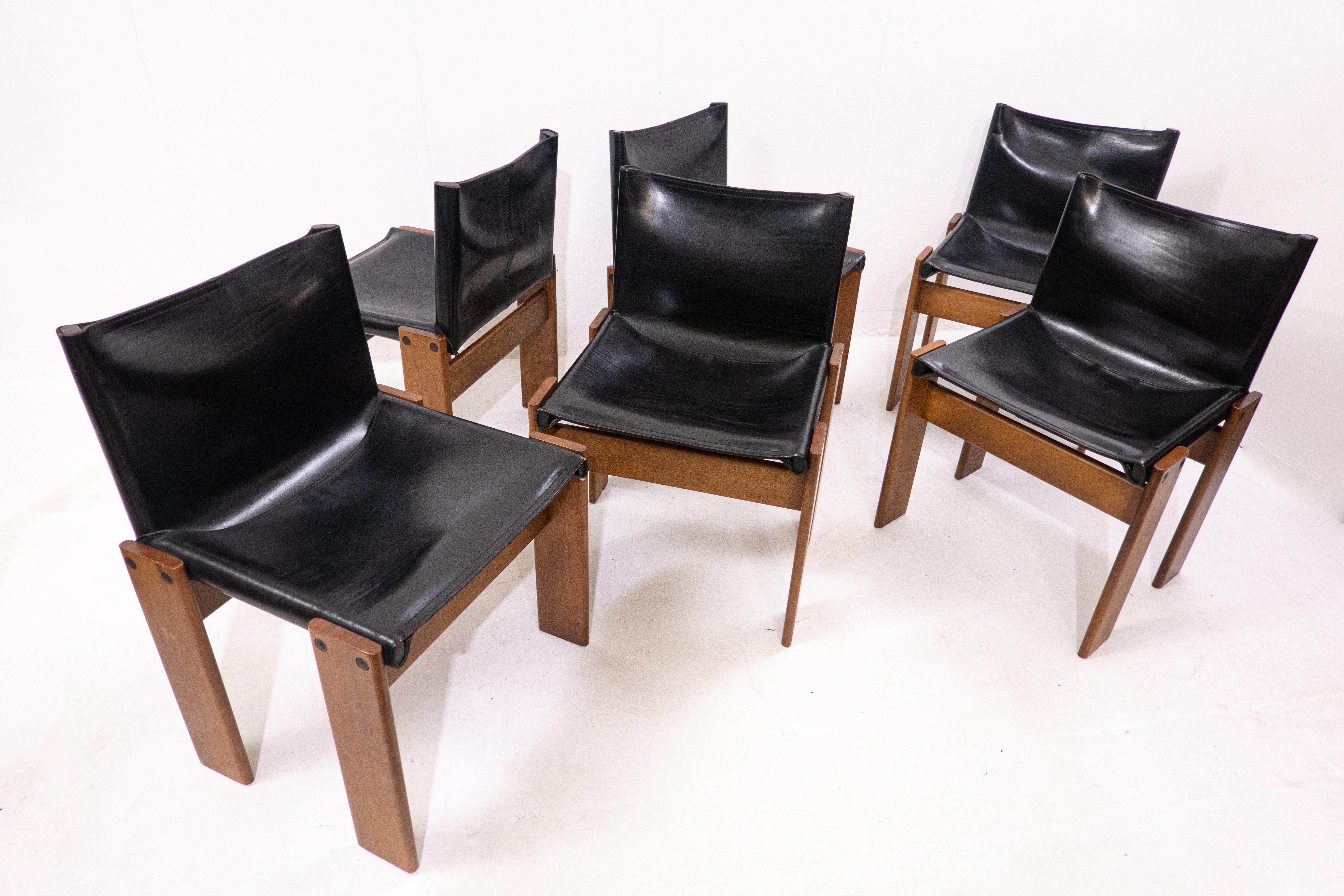 Set of 6 black leather chairs model 