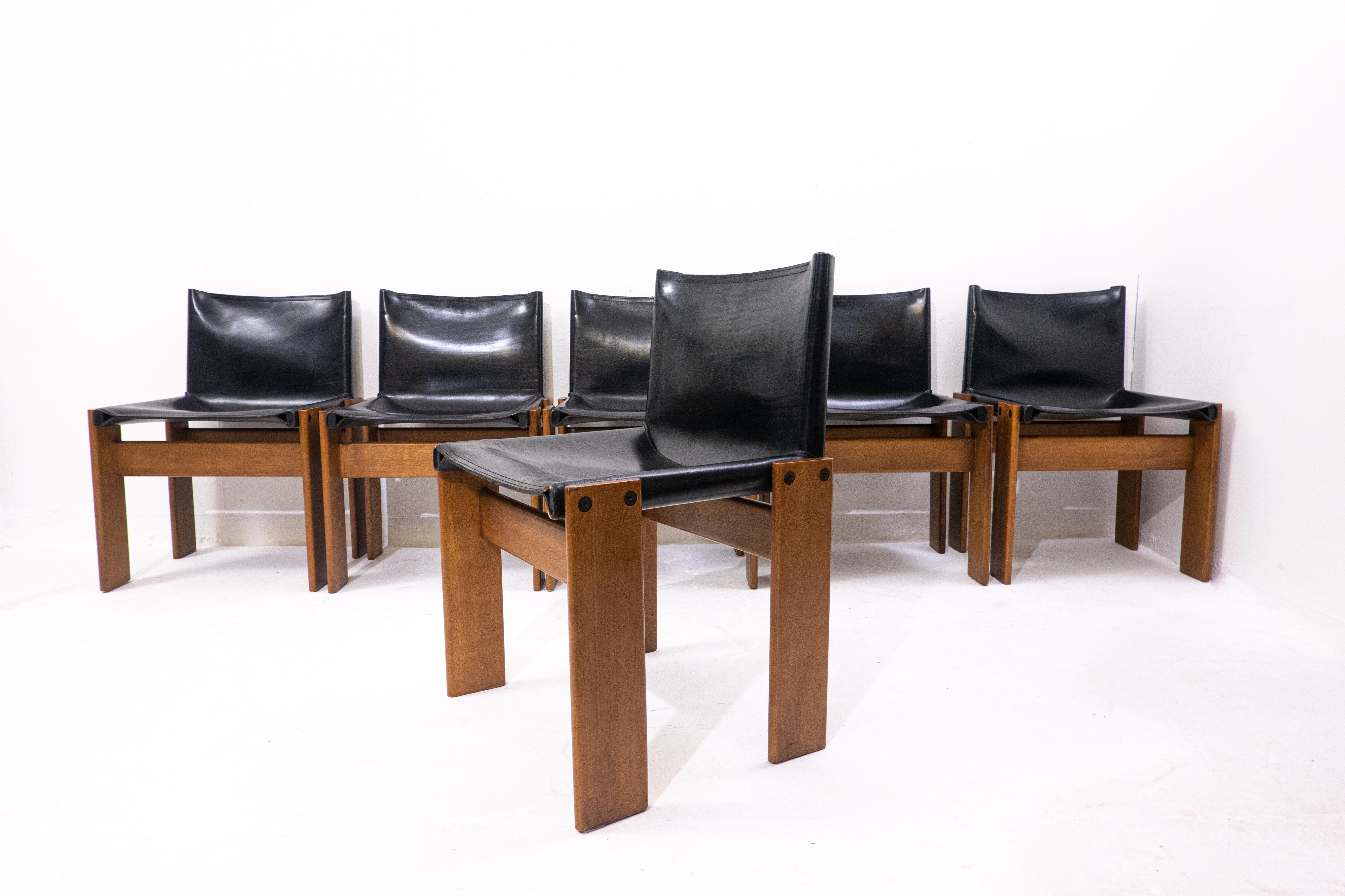Mid-Century Modern Set of 6 Black Leather Chairs Model 